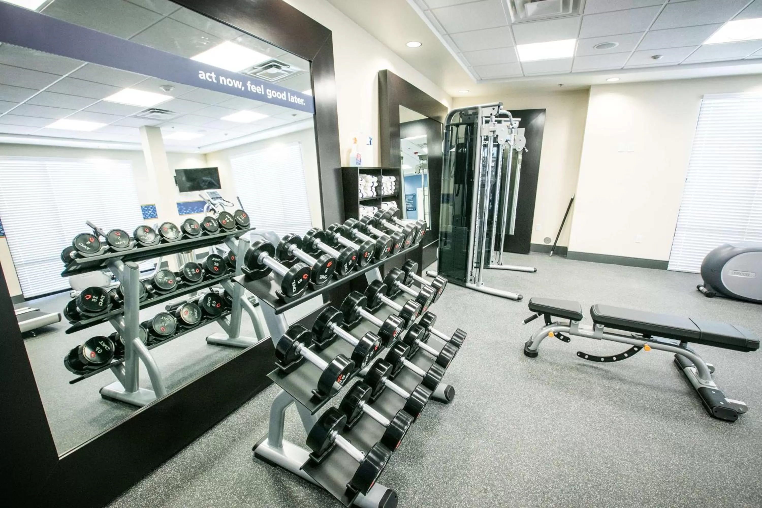 Fitness centre/facilities in Hampton Inn & Suites Tempe/Phoenix Airport, Az