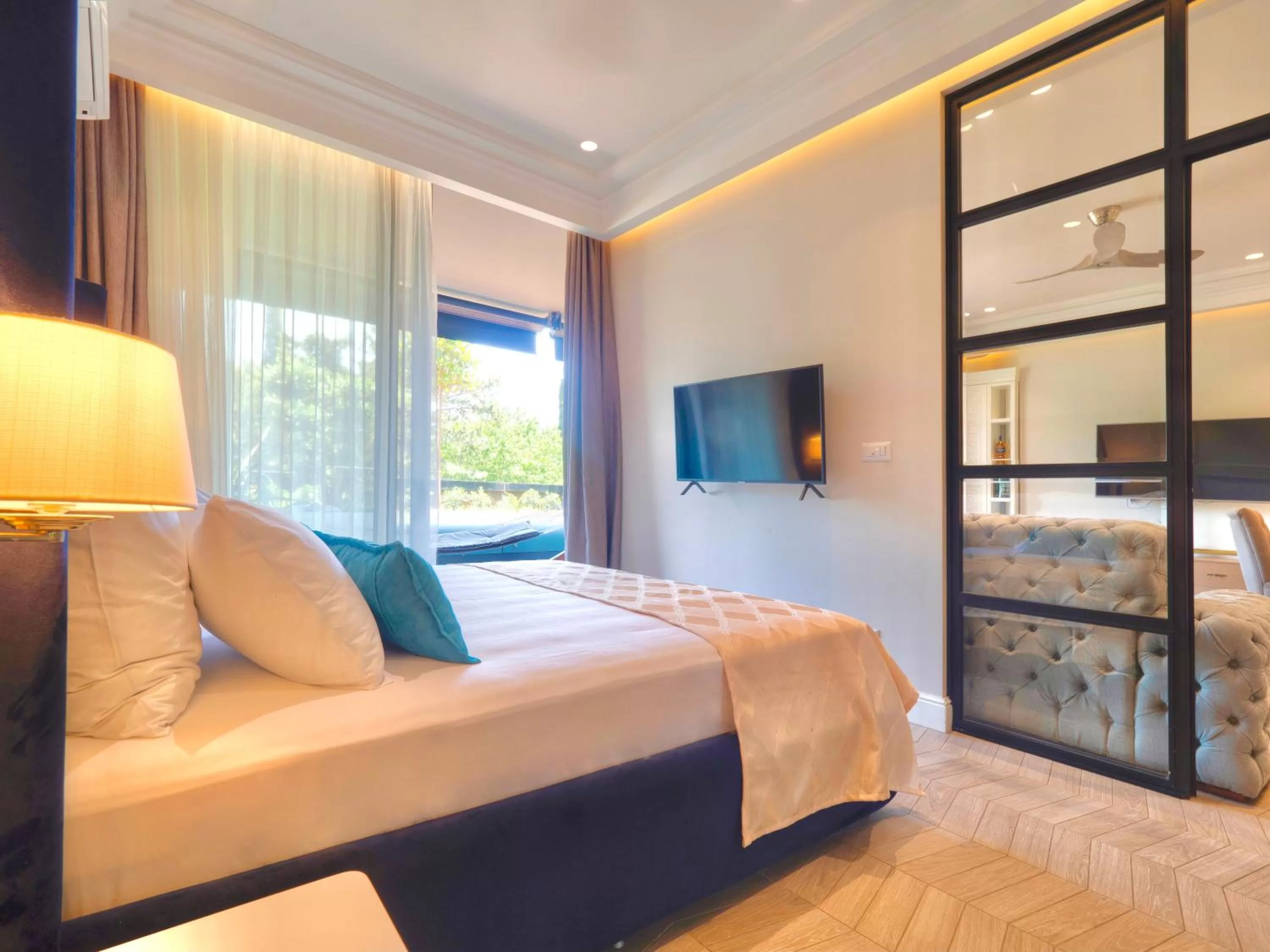 Living room, Bed in PERLA Apartments