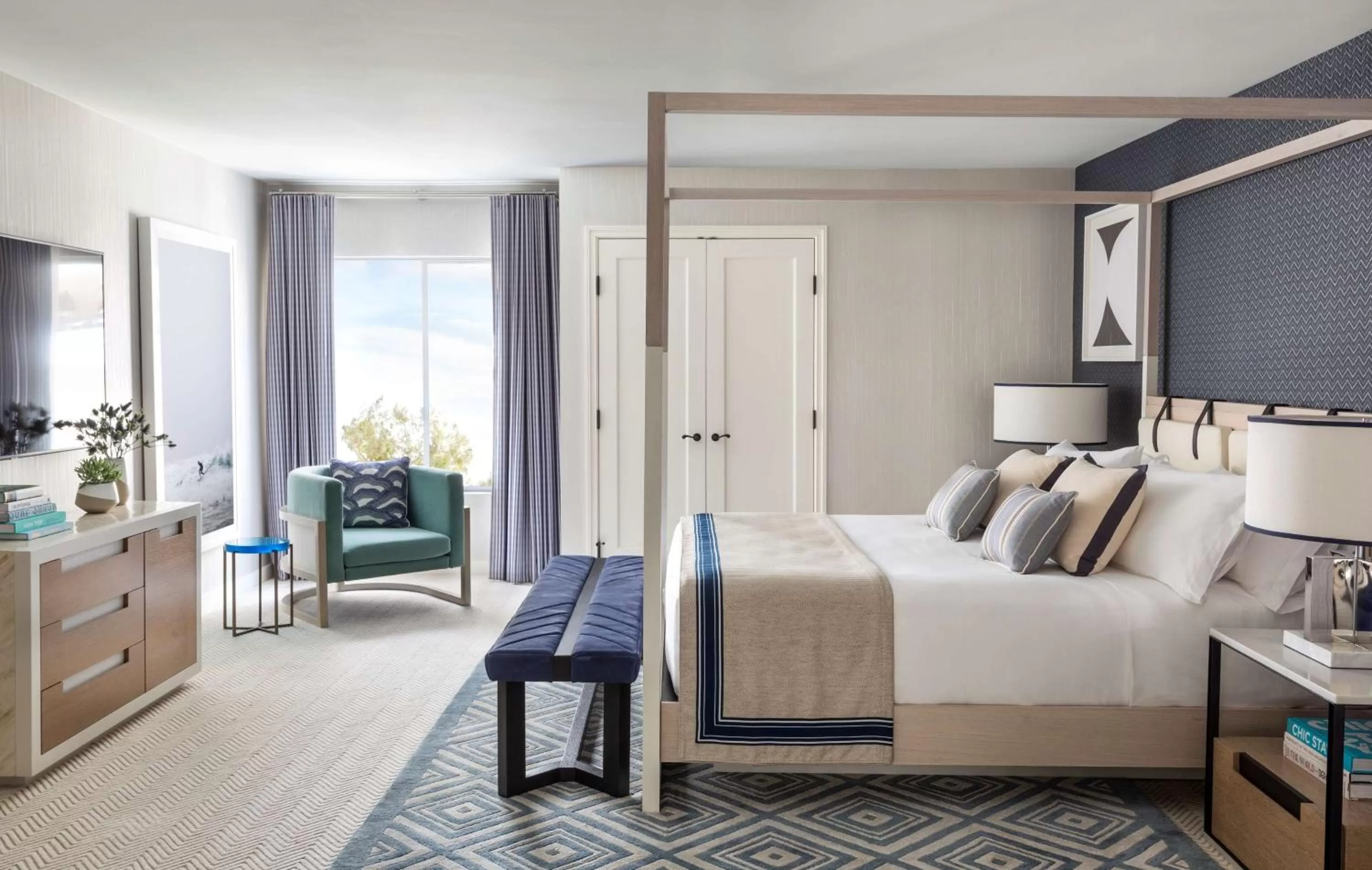 Bed in Oceana Santa Monica, LXR Hotels & Resorts