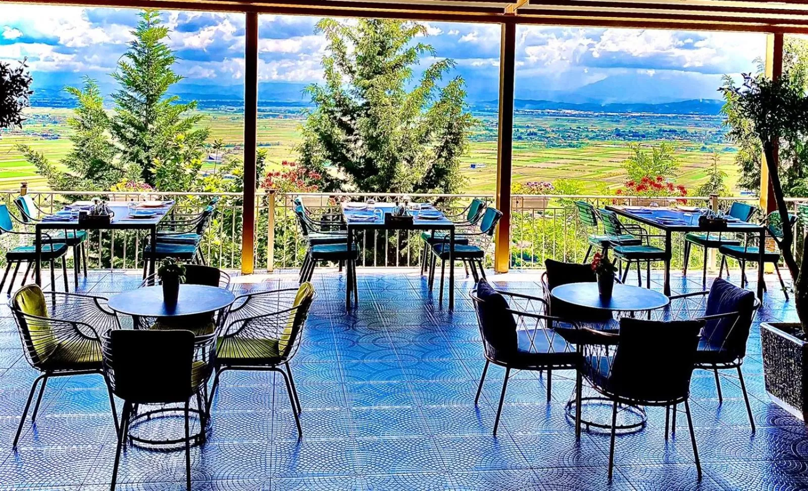 Restaurant/places to eat in Ardenica Boutique Hotel