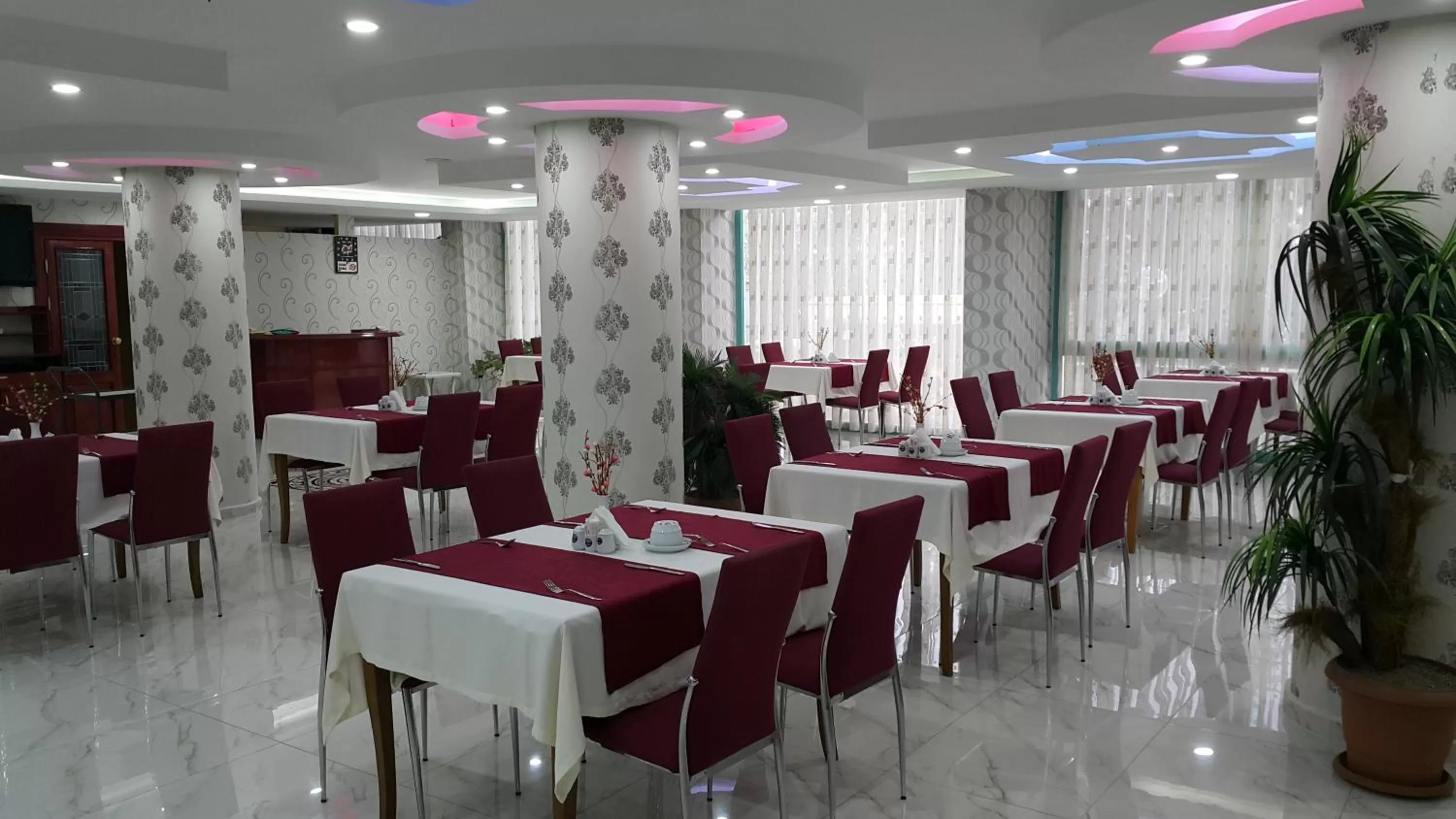 Dining area, Restaurant/Places to Eat in Miroglu Hotel