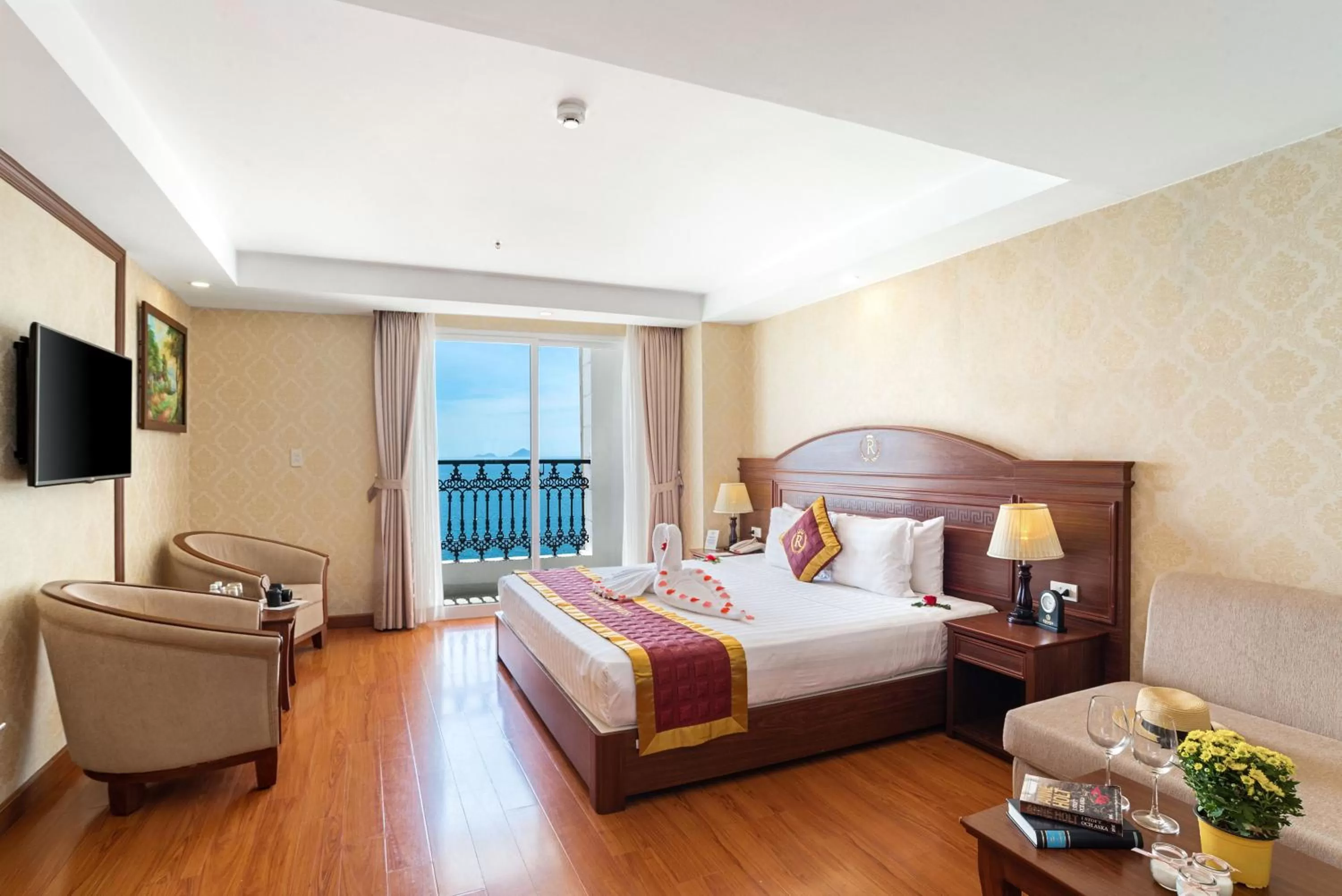 Bedroom, Bed in Regalia Nha Trang