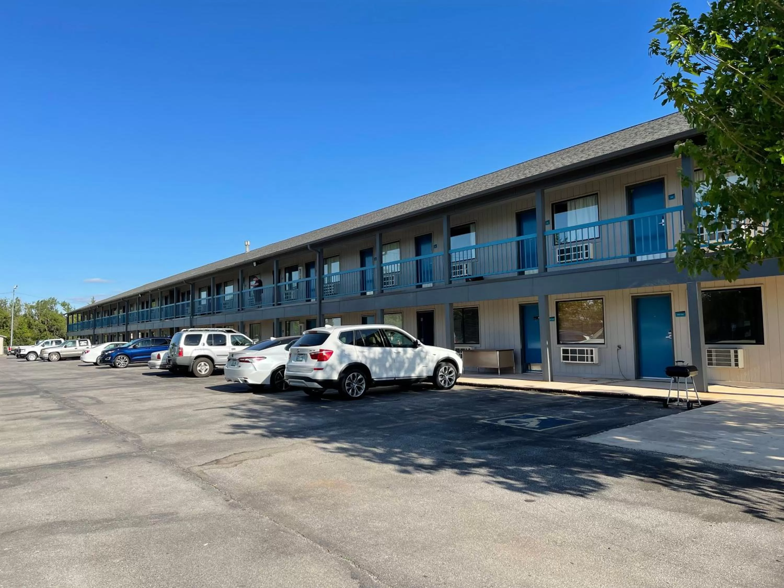 Property building in Econo Lodge Inn & Suites