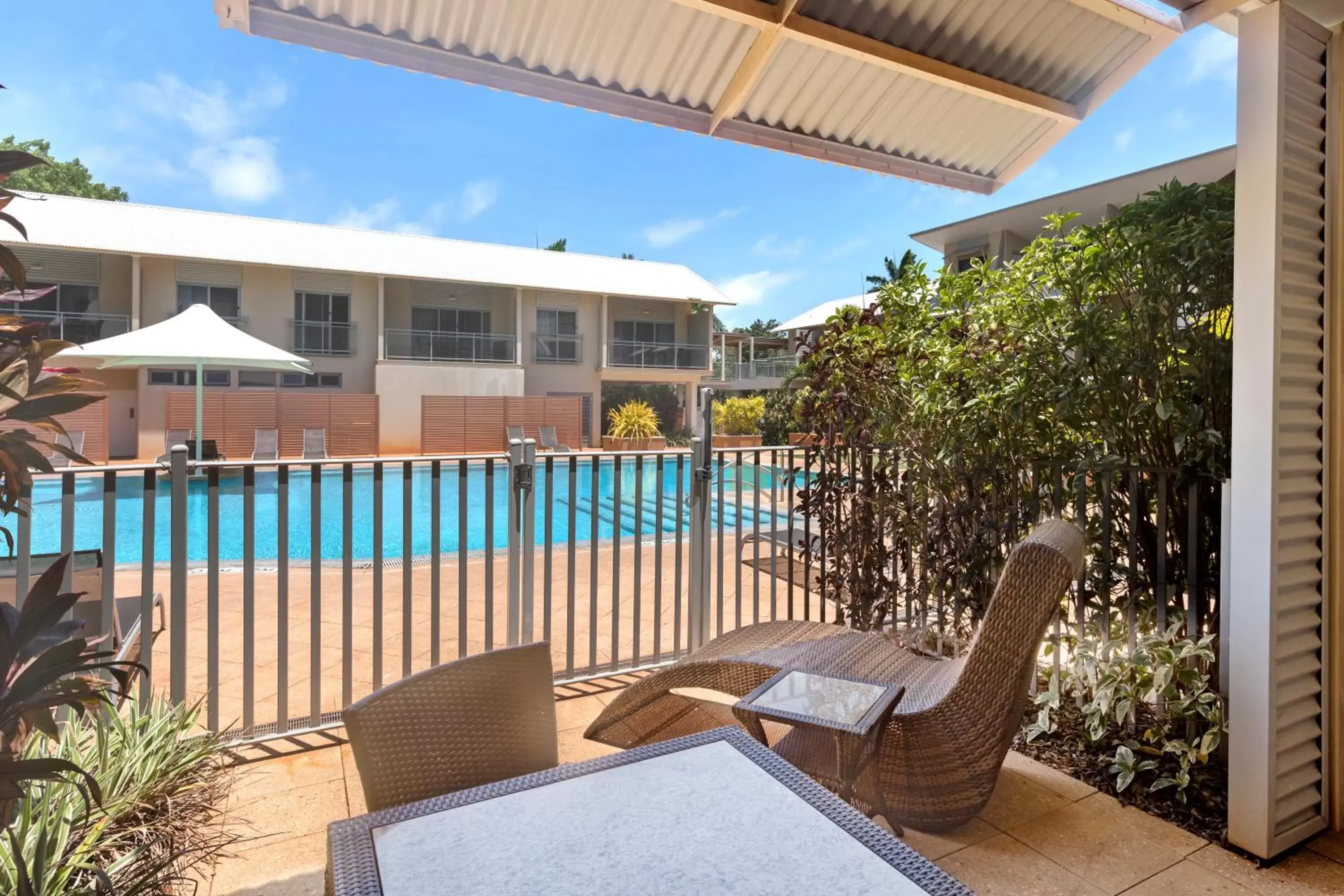 Two-Bedroom Apartment - Poolside in Oaks Broome Hotel Two-Bedroom Apartment - Poolside in Oaks Broome Hotel