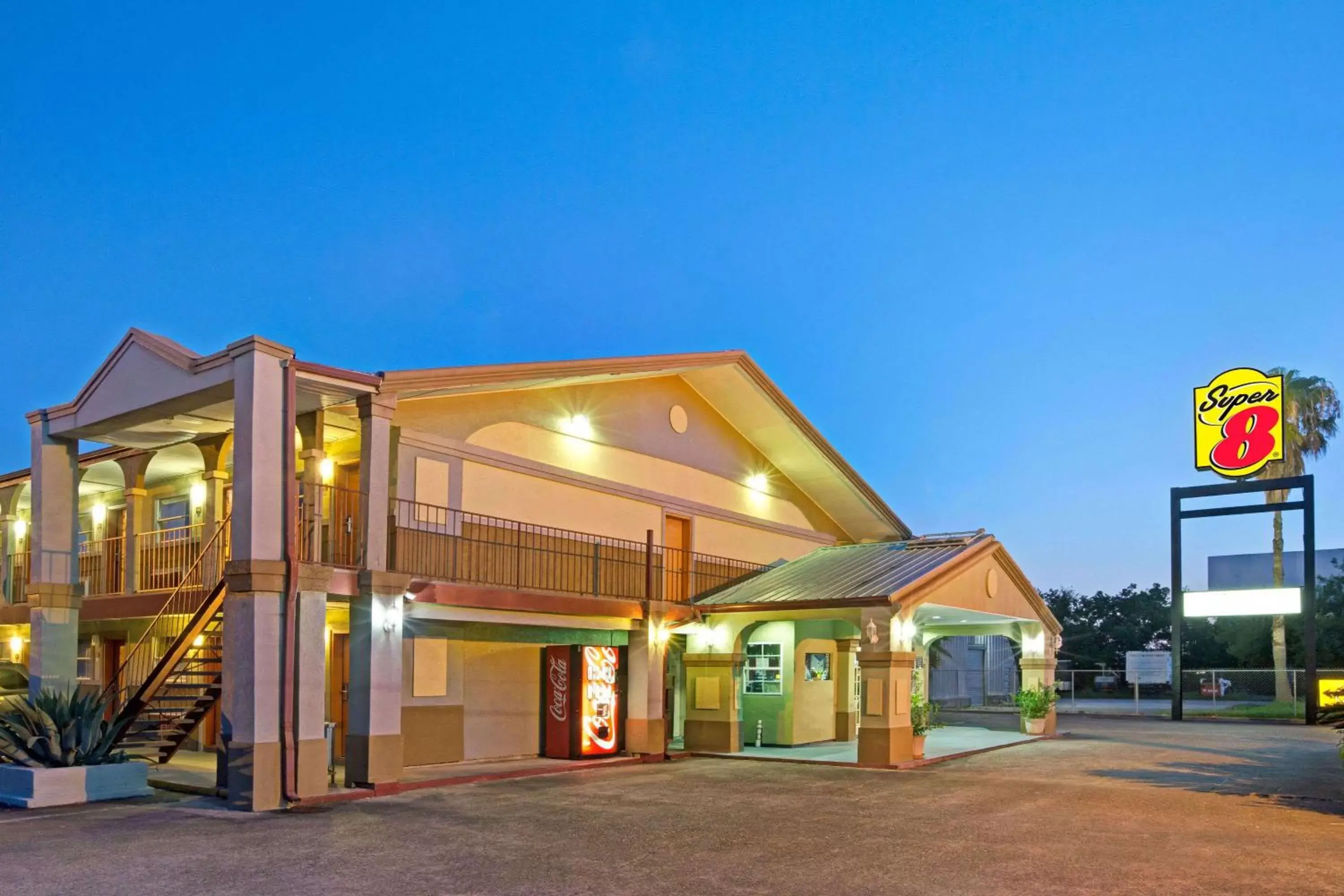 Super 8 by Wyndham La Marque TX/Texas City Area Super 8 by Wyndham La Marque TX/Texas City Area