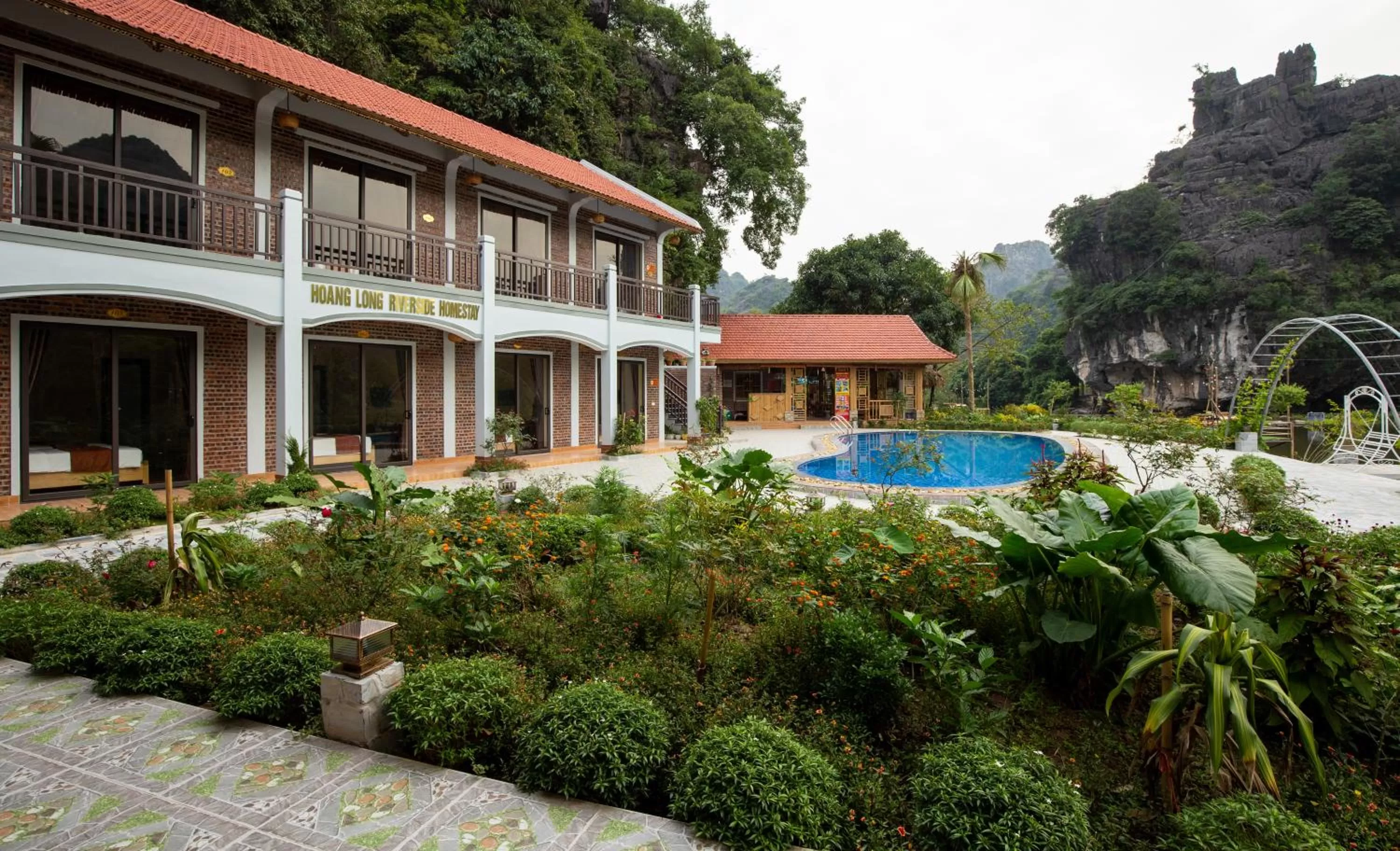 Swimming Pool in HoangLong Riverside Homestay