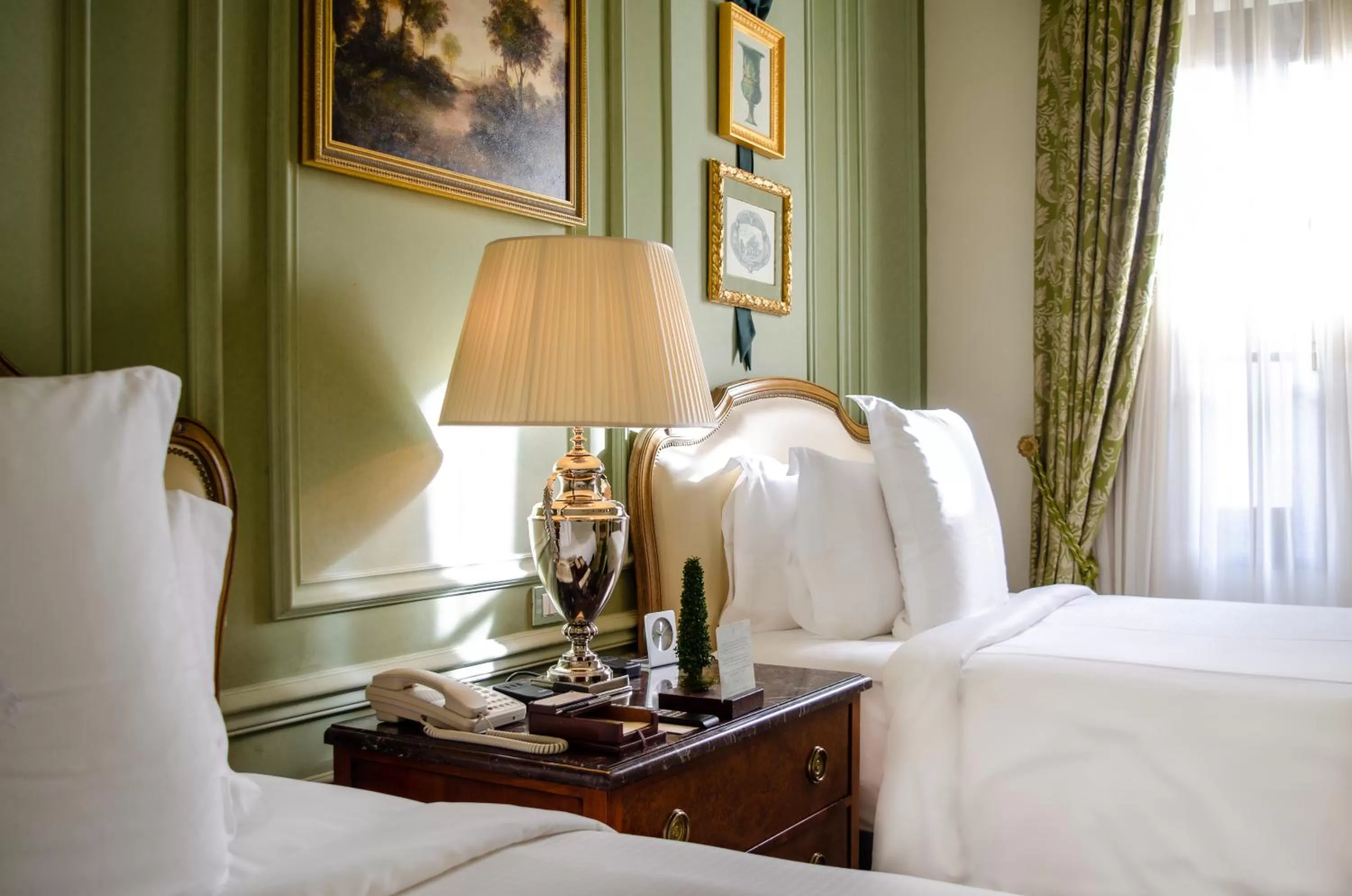 Bedroom, Bed in Four Seasons Hotel Firenze