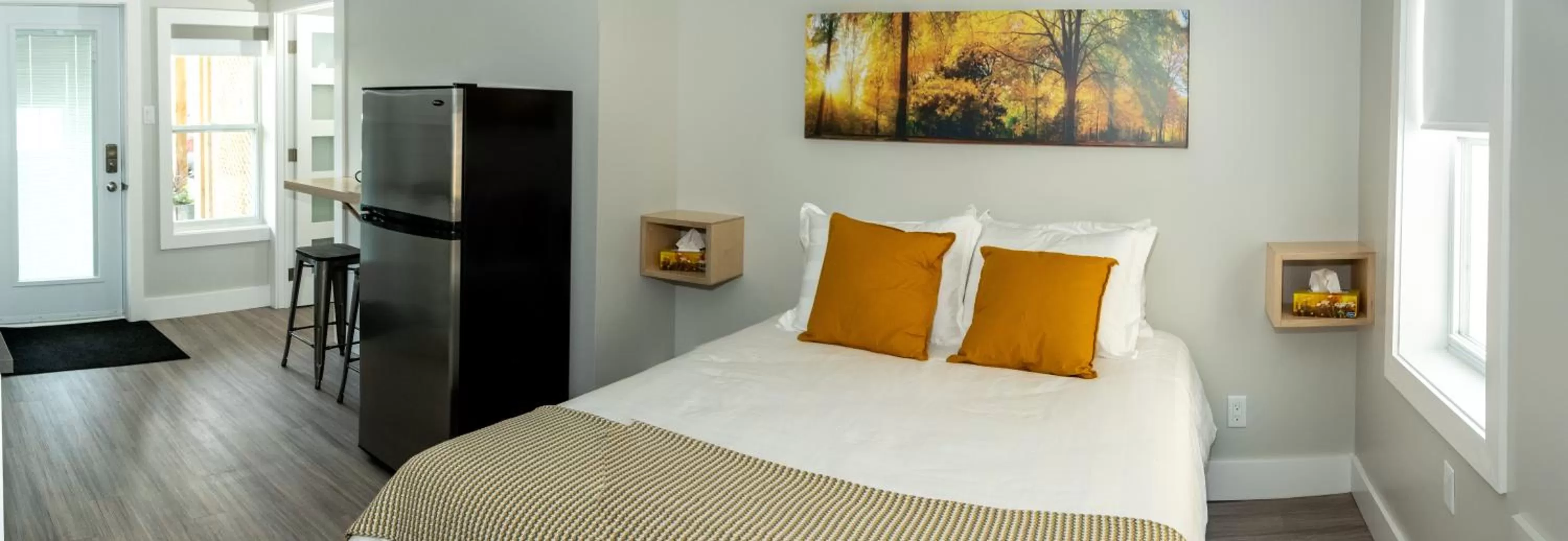 Photo of the whole room, Bed in Morel Executive Suites