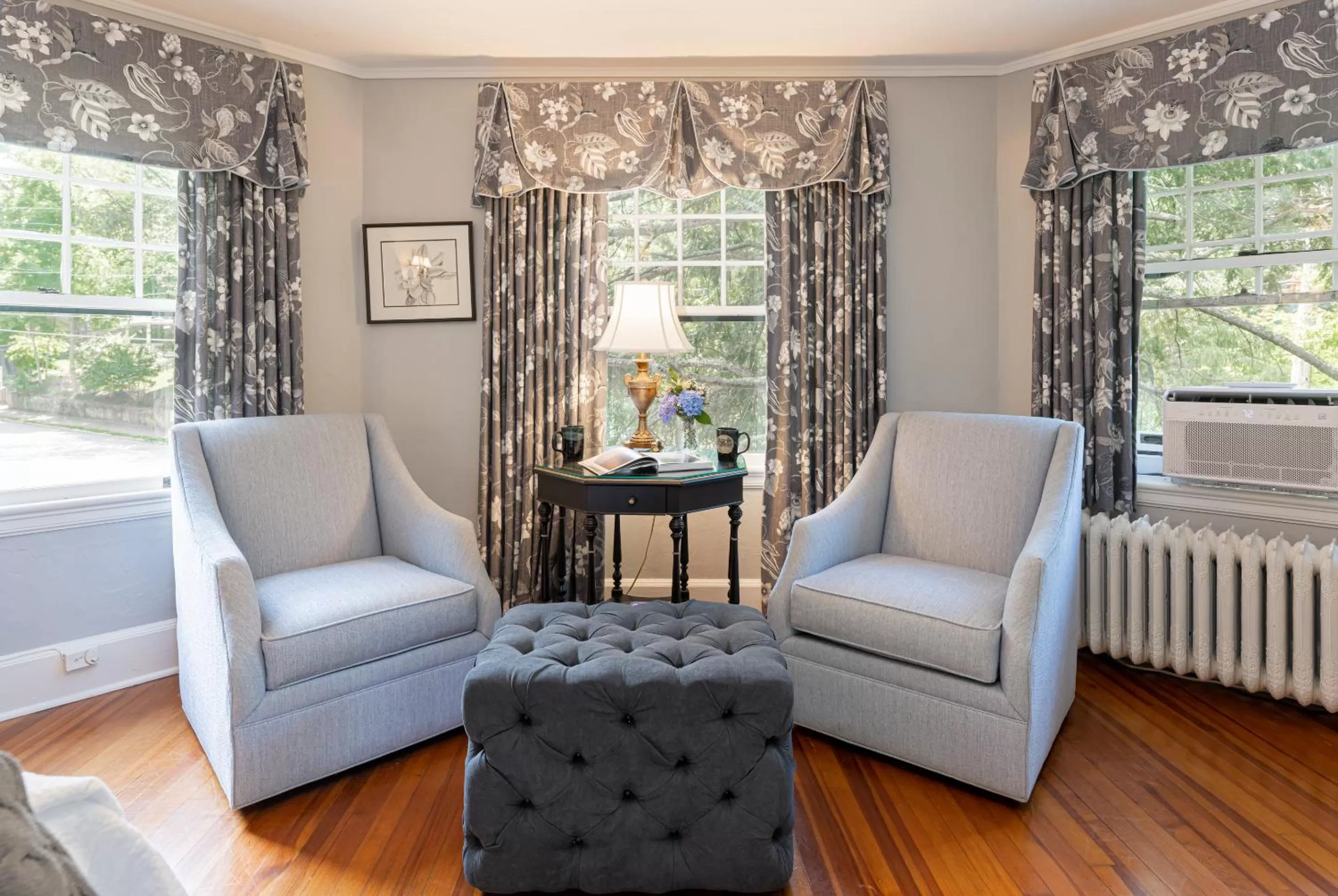 Seating area in Pinecrest Bed & Breakfast