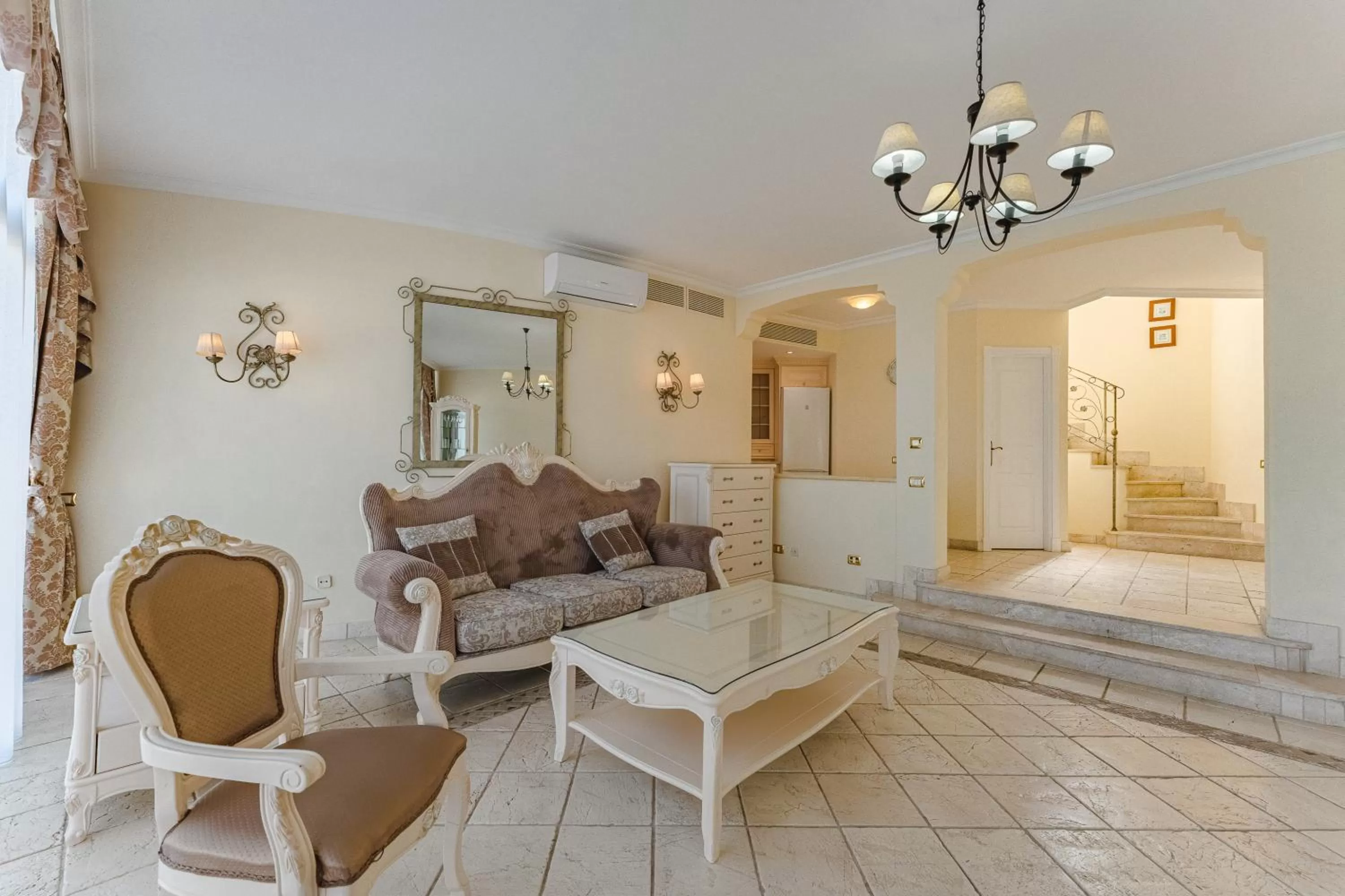 Living room in Flamingo Suites Boutique Hotel