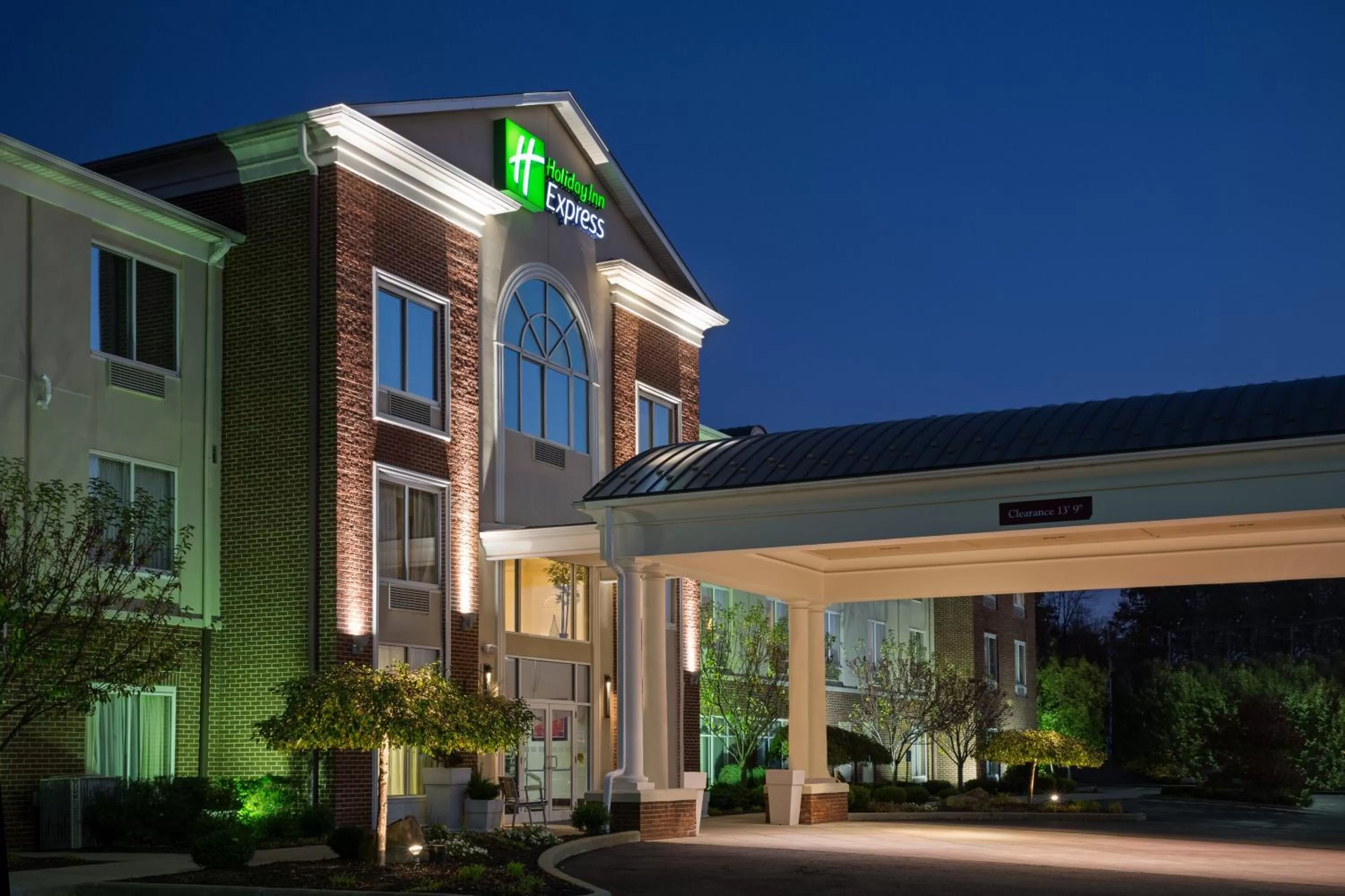 Holiday Inn Express Hotel & Suites Youngstown North-Warren/Niles by IHG