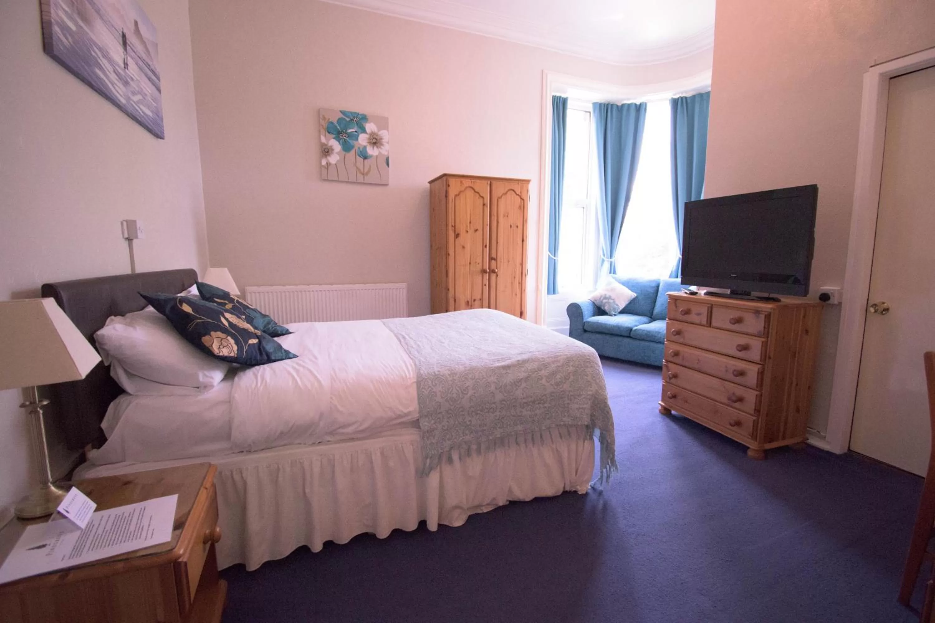 Bed in Pinegrove Hotel