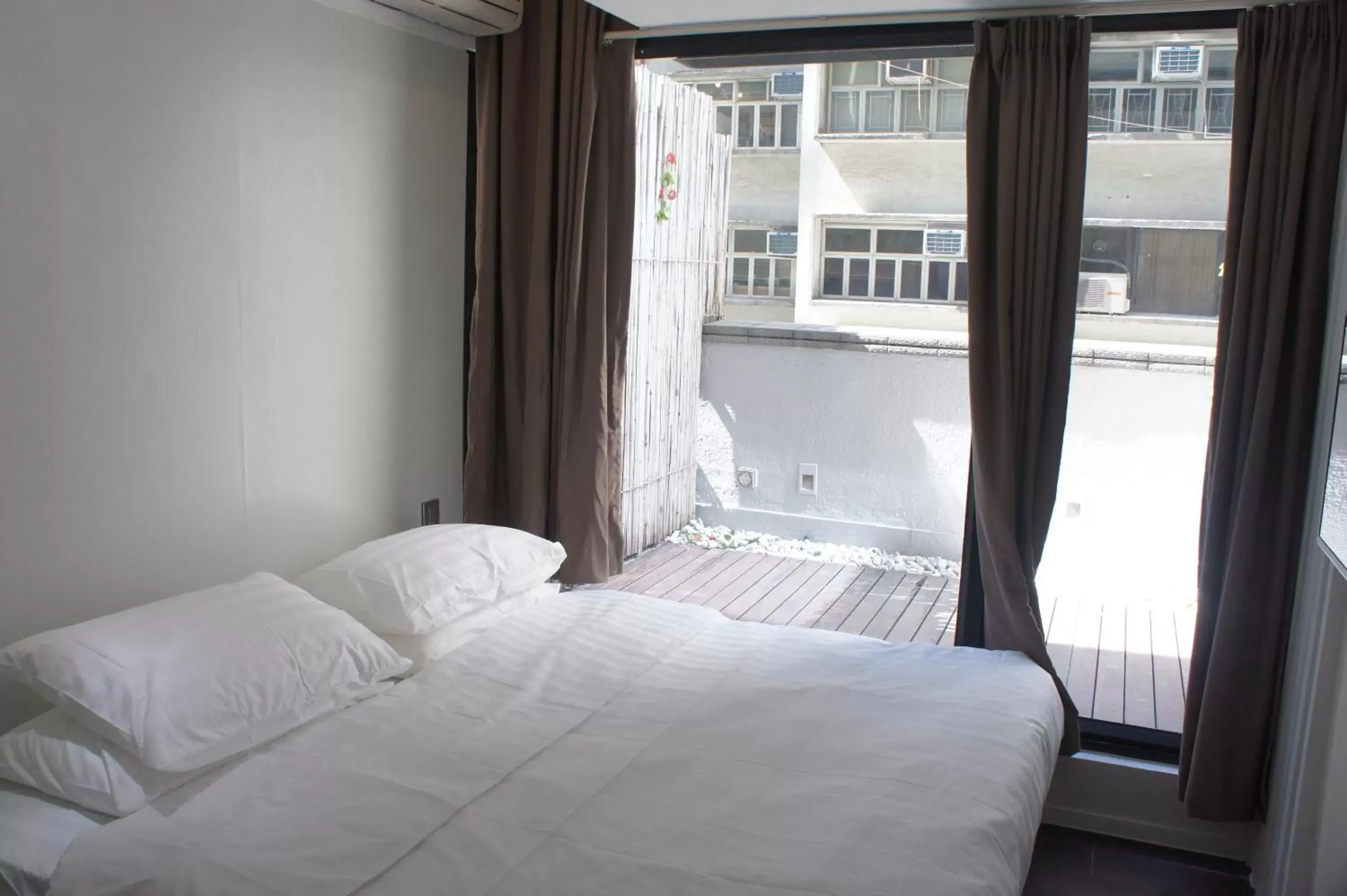 Queen Room with Balcony in Homy Central Queen Room with Balcony in Homy Central