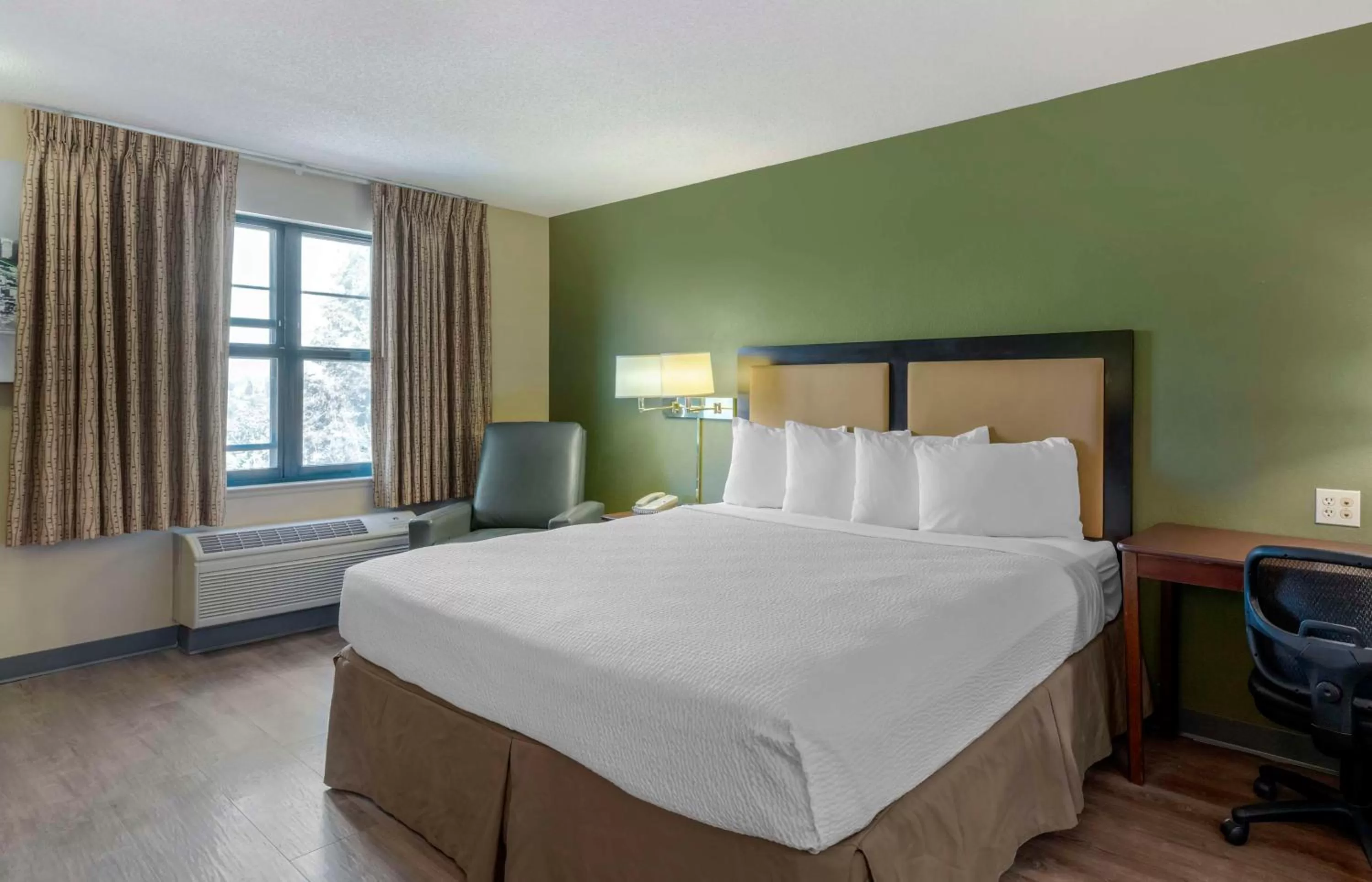 Bedroom, Bed in Extended Stay America Suites - Fremont - Warm Springs