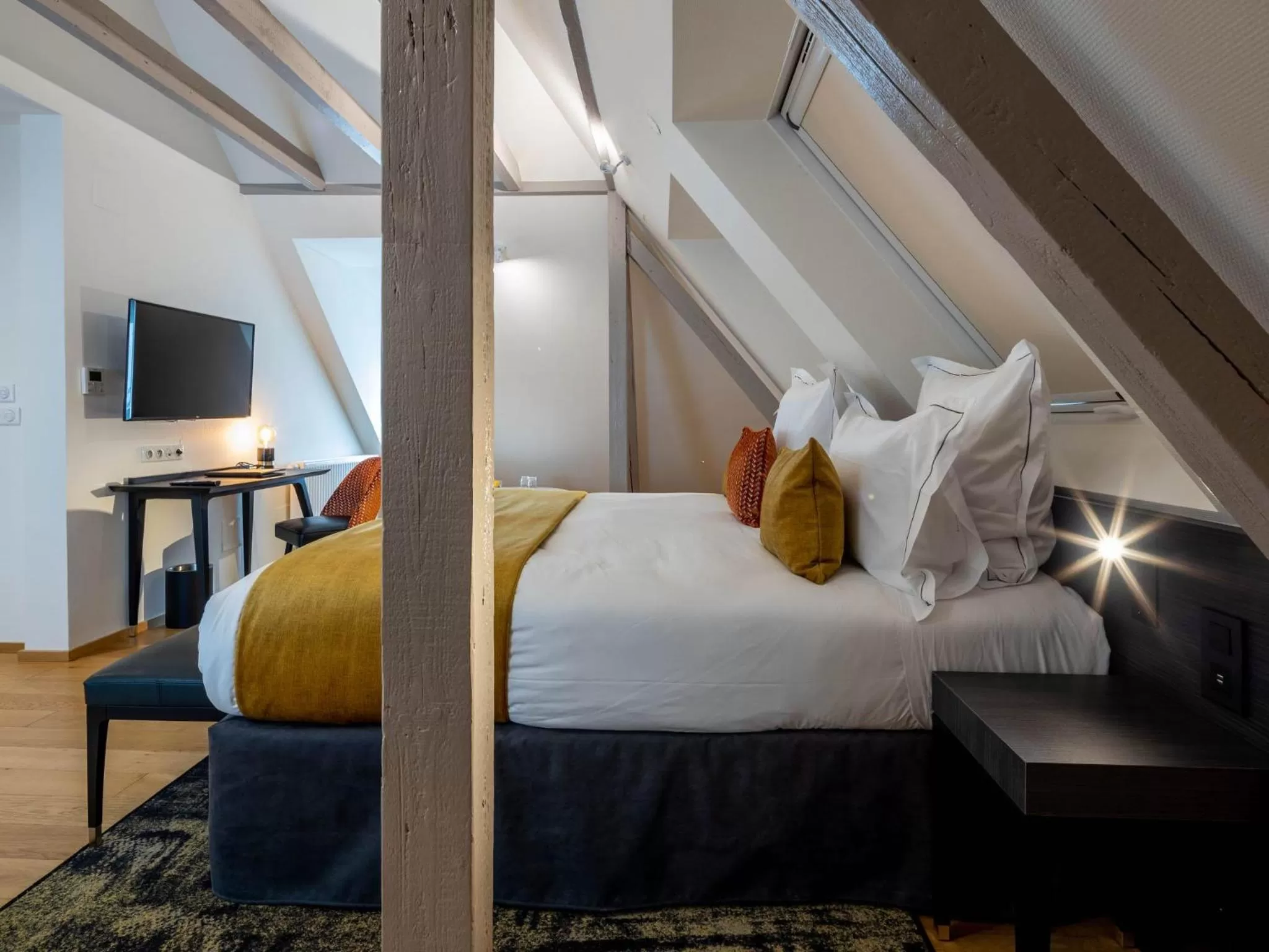 Bedroom, Bed in Hôtel Villa La Florangerie - SPA & Piscine