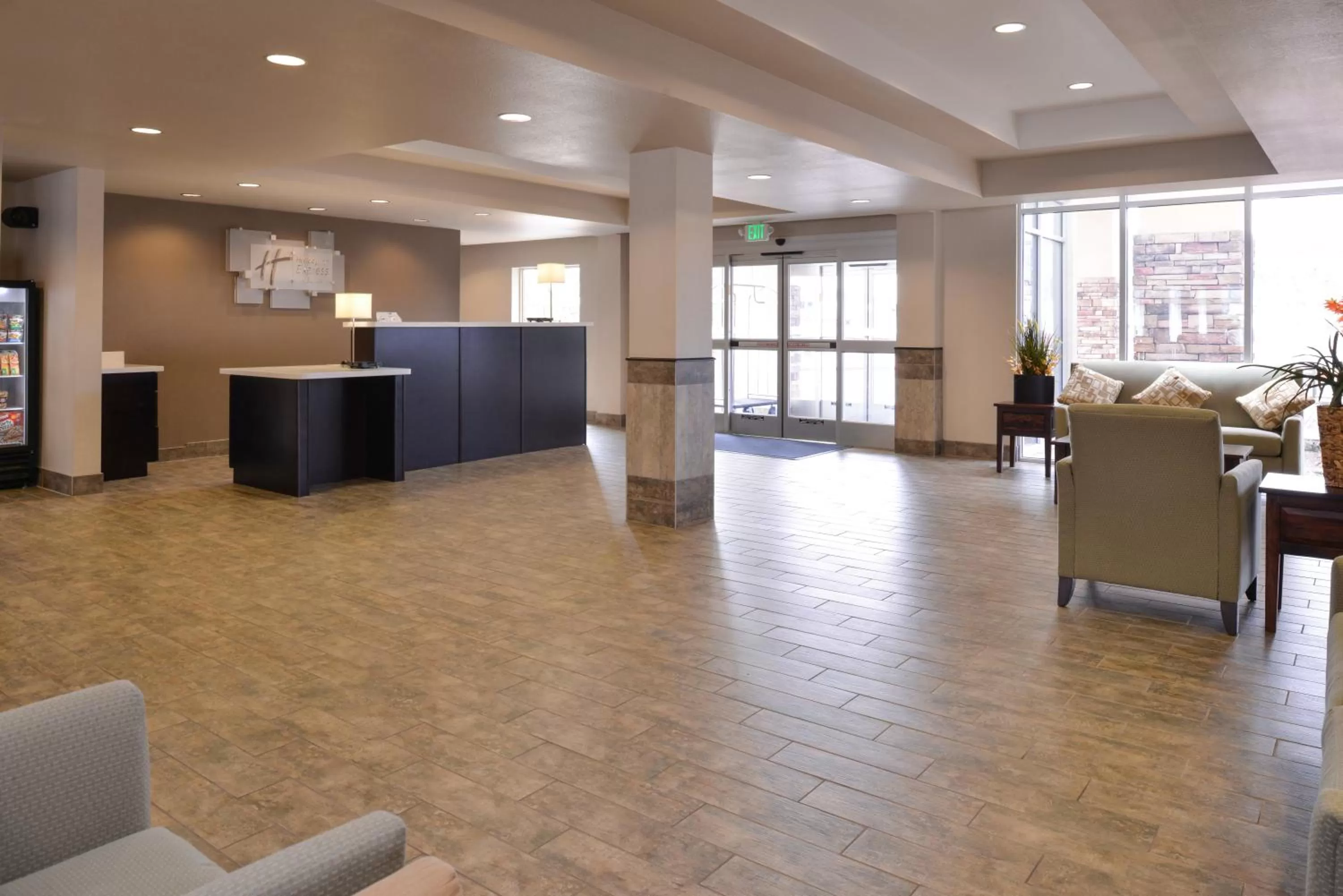 Lobby or reception in Holiday Inn Express & Suites Williams by IHG