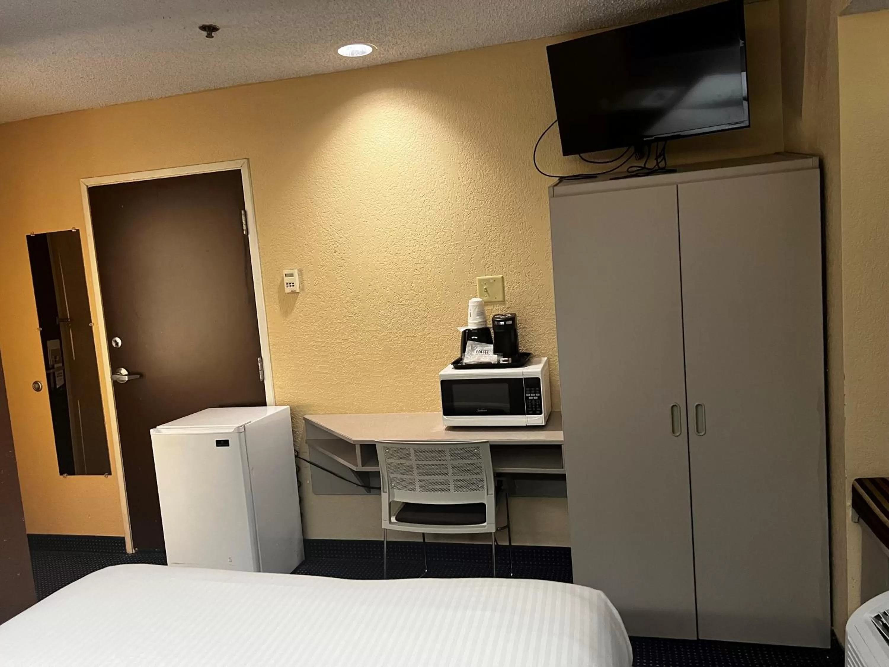 Bedroom, Bed in Microtel Inn & Suites by Wyndham Houston/Webster/Nasa/Clearlake