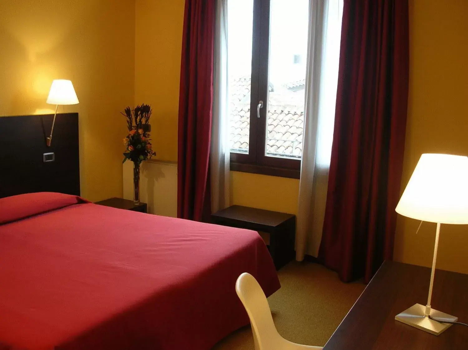 Double or Twin Room in Albergo Verdi Double or Twin Room in Albergo Verdi
