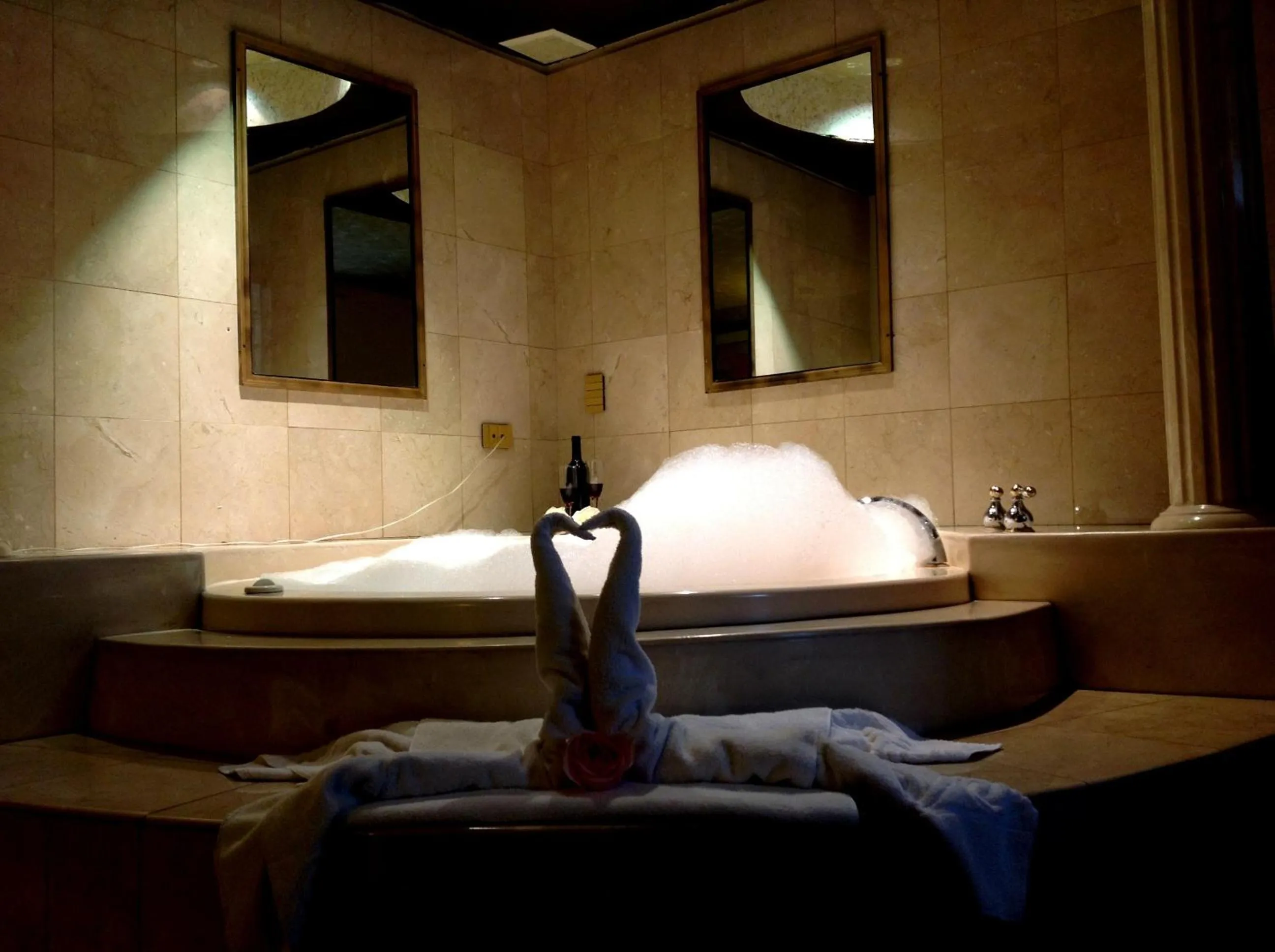 Bathroom, Bed in Hotel Fiesta Tijuana