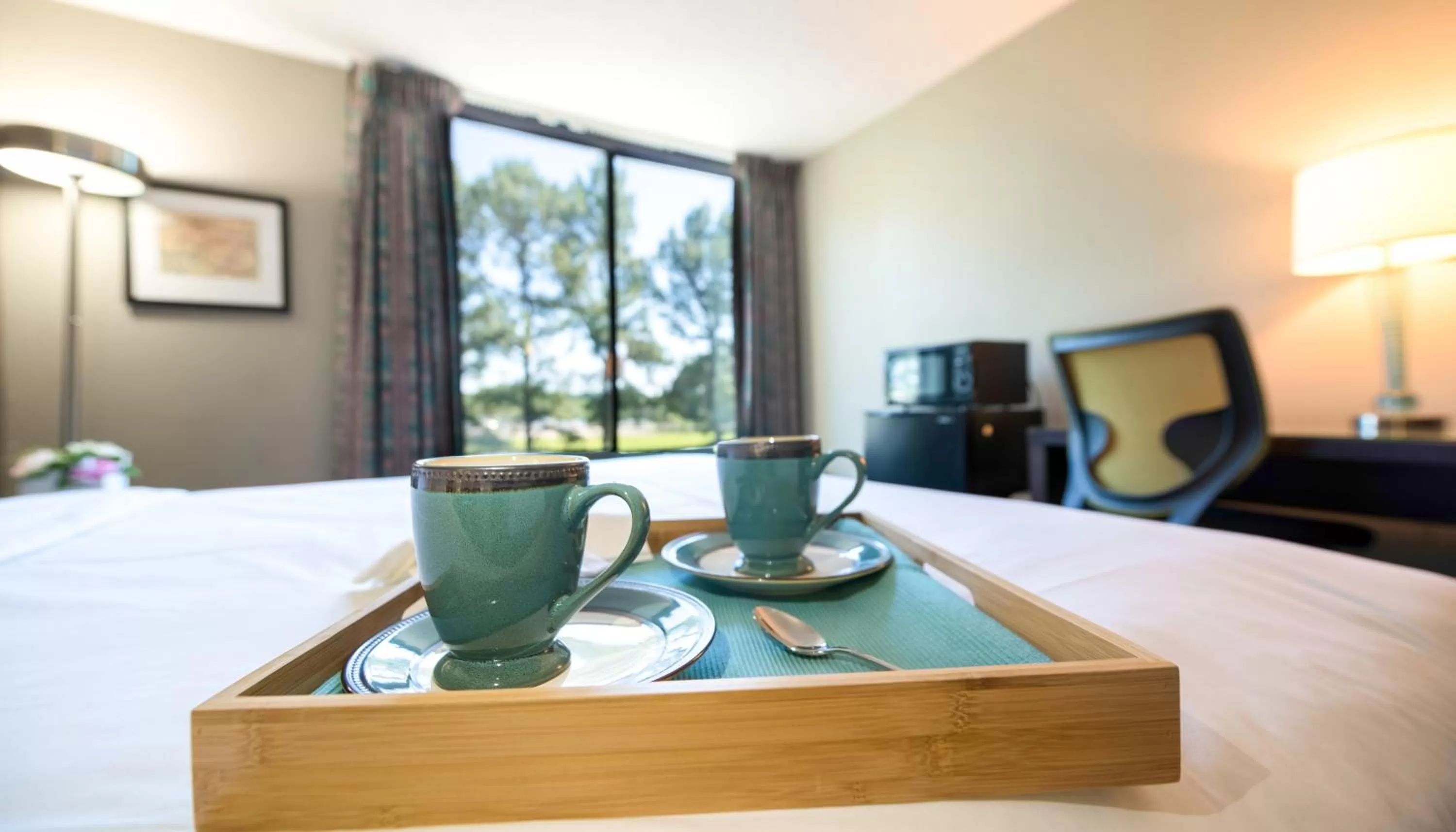 Coffee/tea facilities in Travelodge by Wyndham Memphis Airport/Graceland