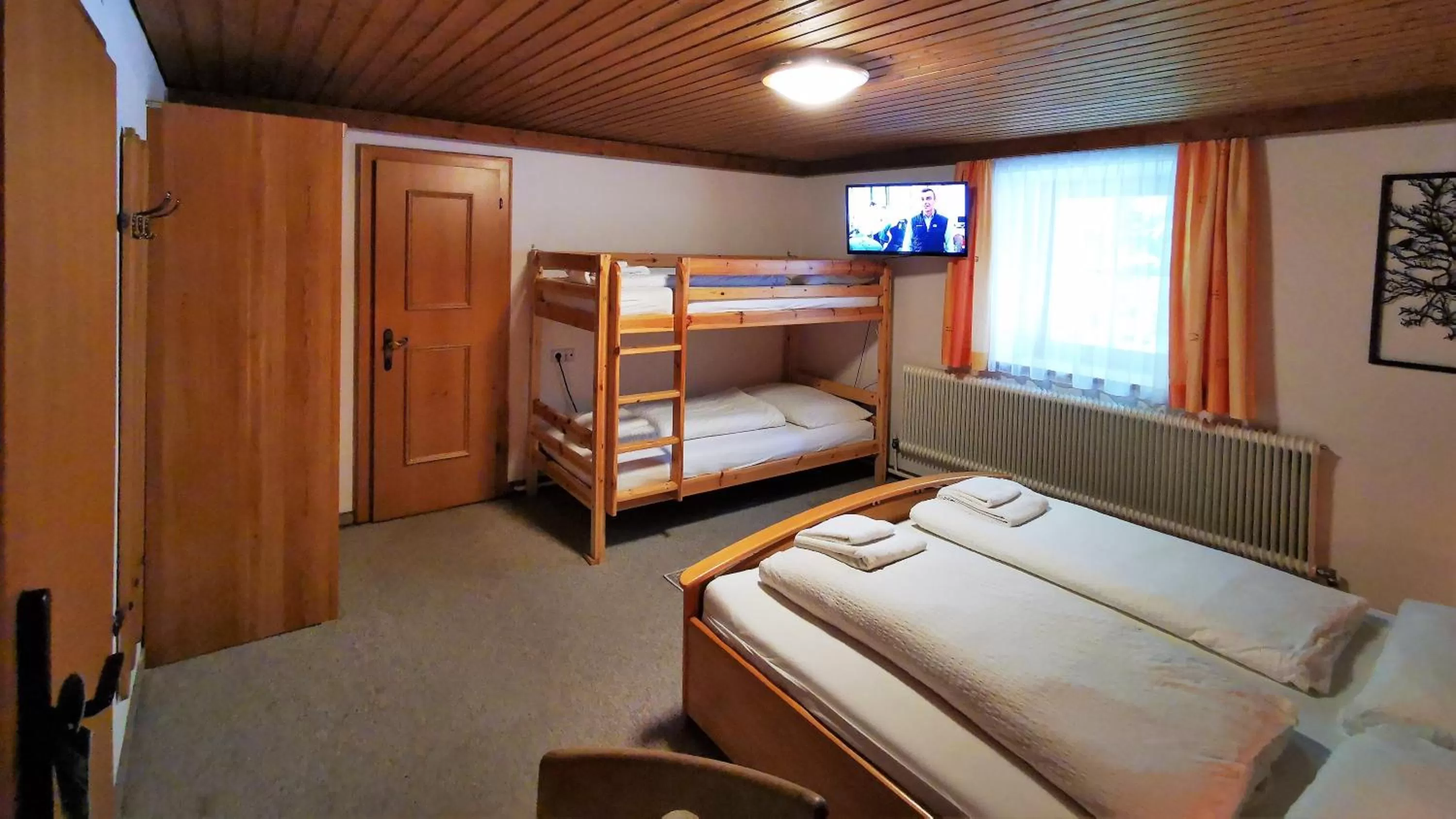 Bed, Bunk Bed in Gasthof Geronimo