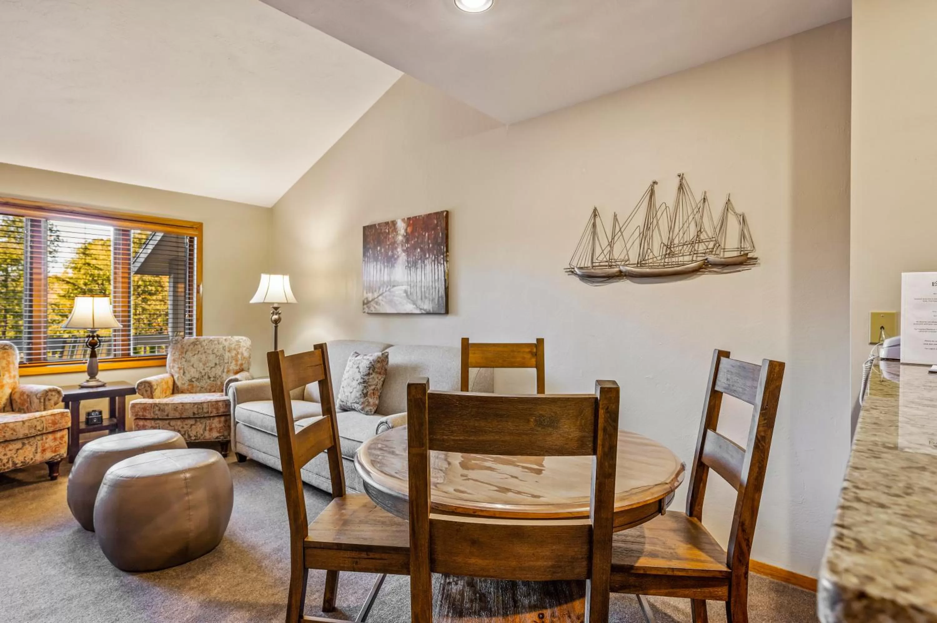 Dining area in Evergreen Hill Condominiums