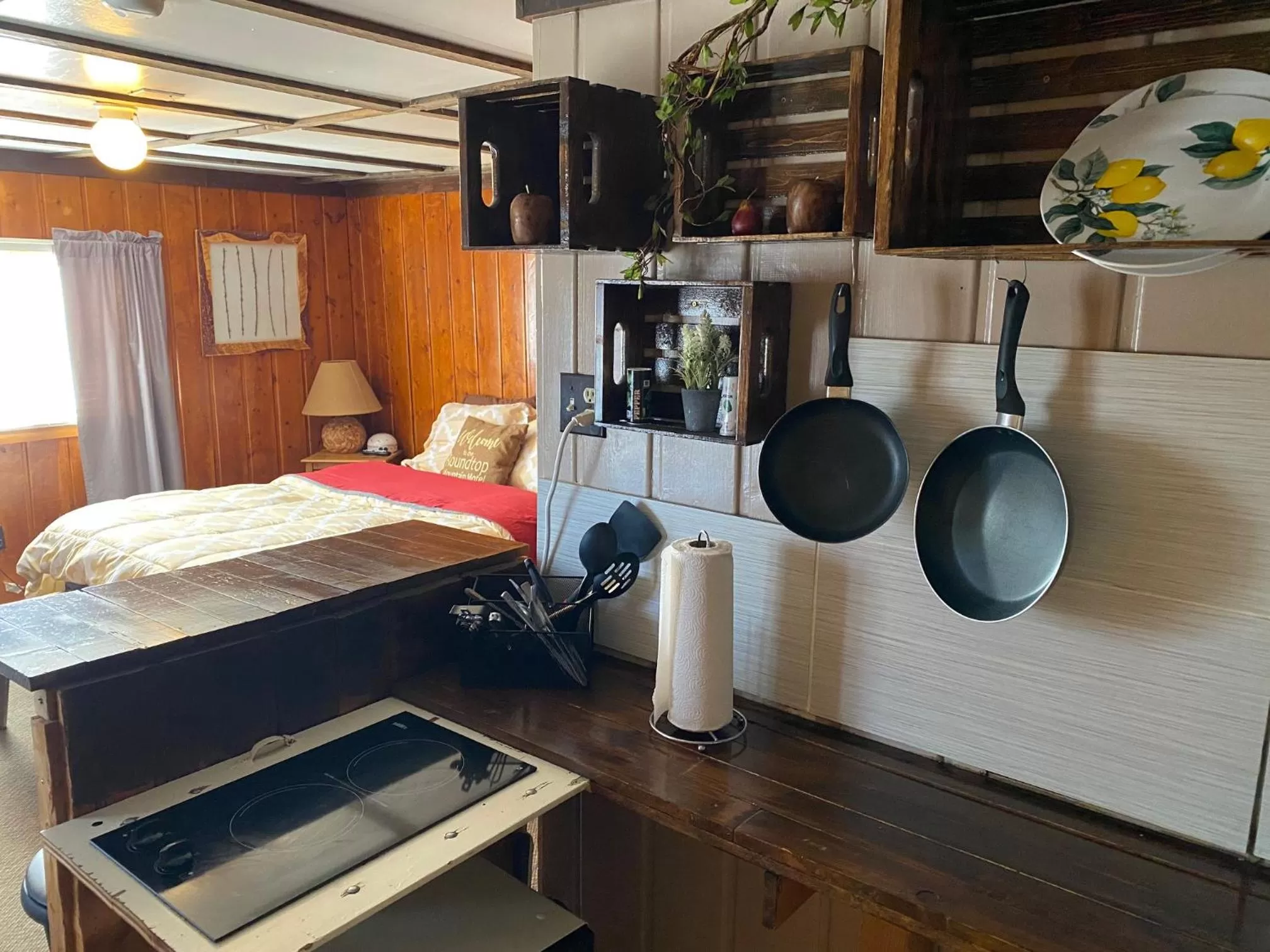 Bed in Roundtop Mountain Vista - Cabins and Motel