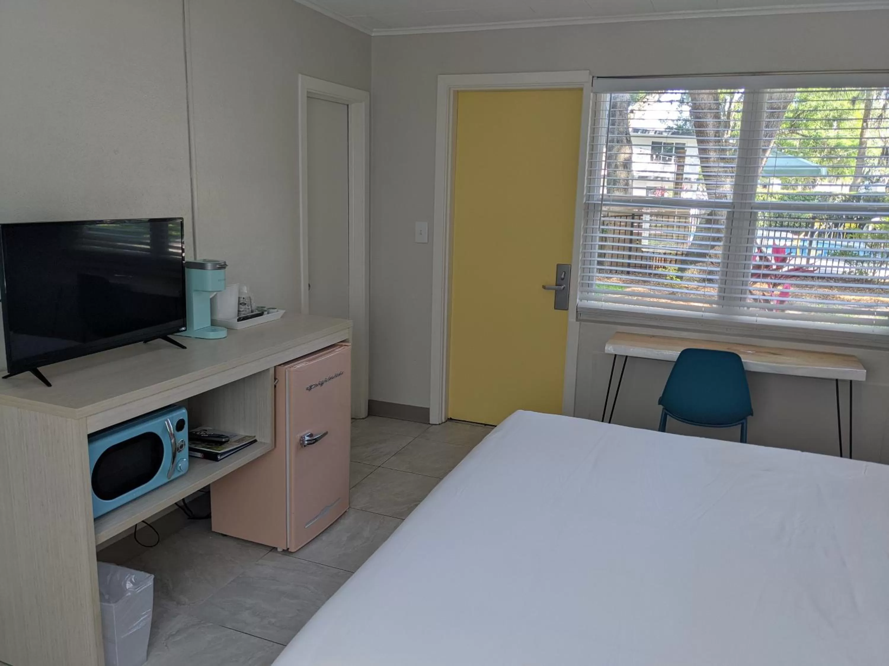 TV and multimedia, Bed in Queen's Court Inn