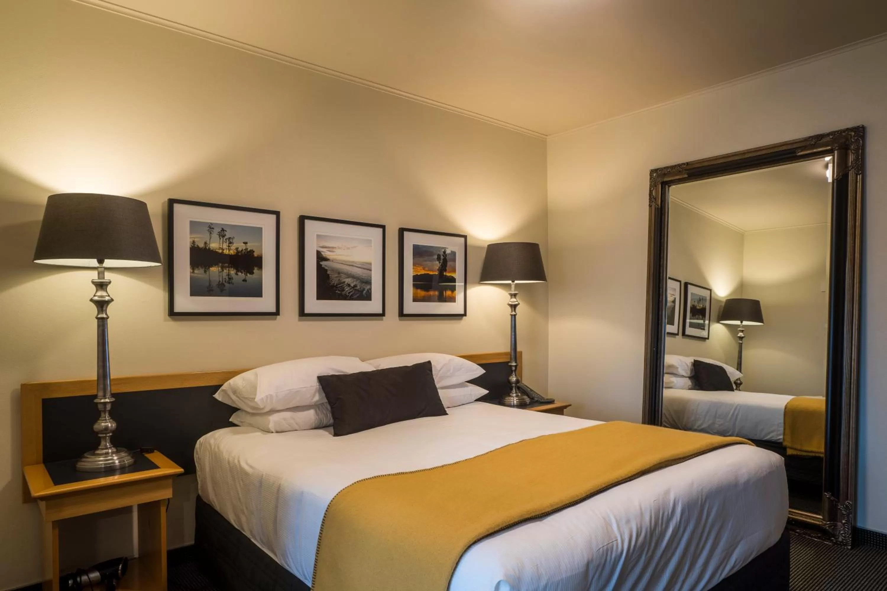 Bed in The Ashley Hotel Greymouth