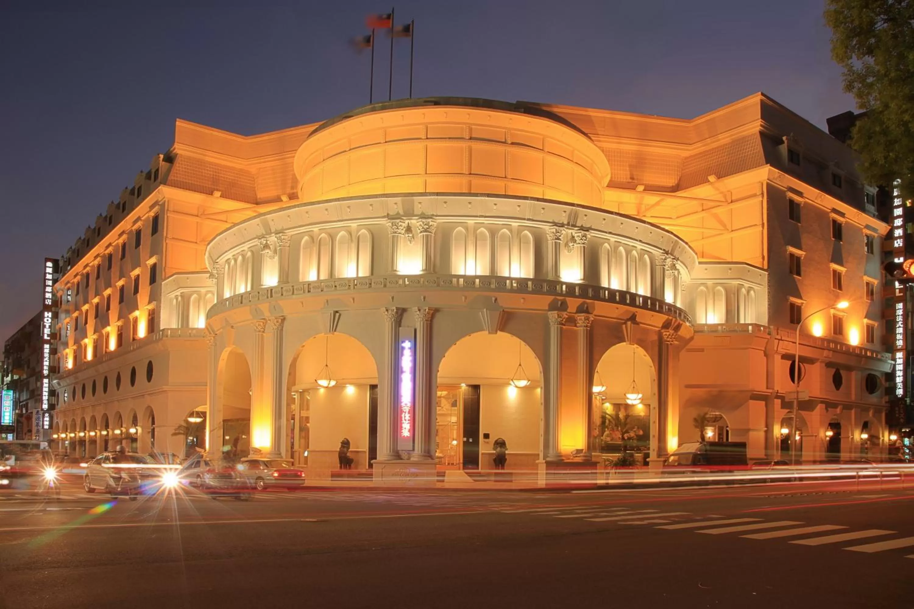 Facade/entrance in F Hotel - Taichung
