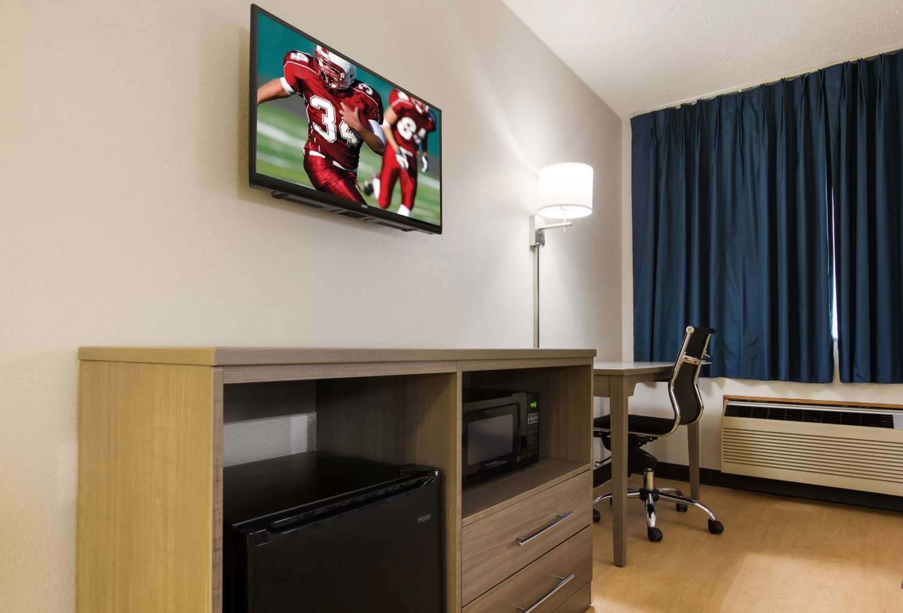 Photo of the whole room in Red Roof Inn Lawrenceburg