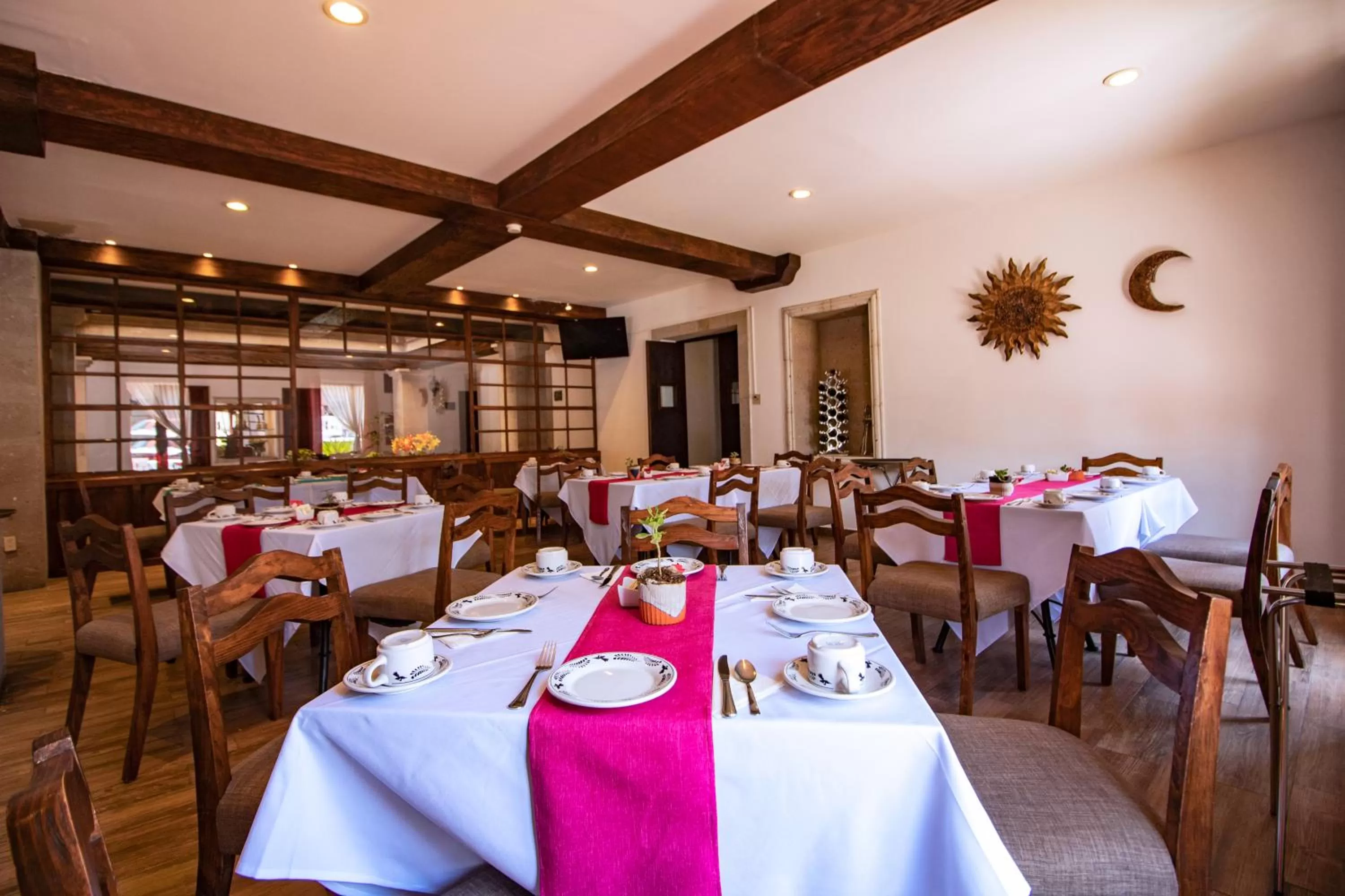 Restaurant/places to eat in Hotel La Casona 30