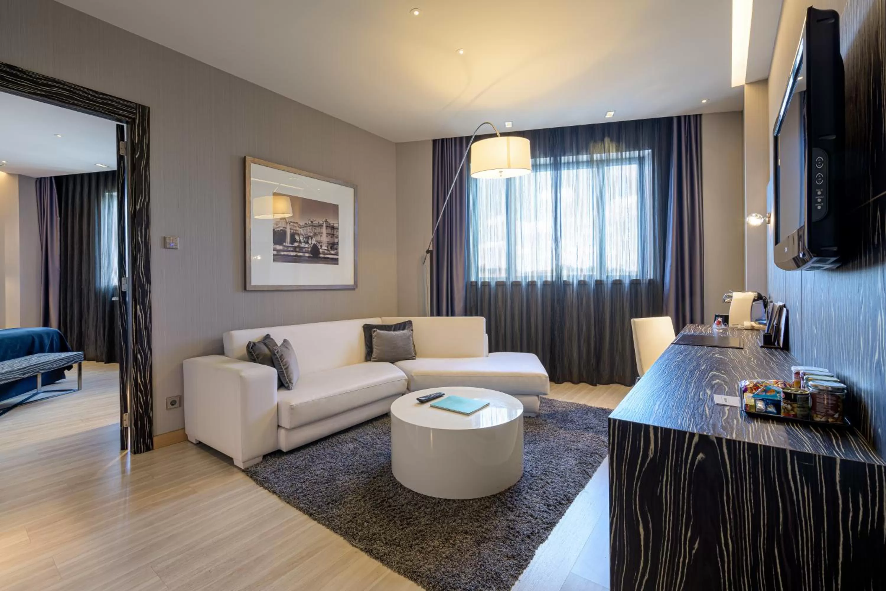 Living room in Hotel Maydrit Airport