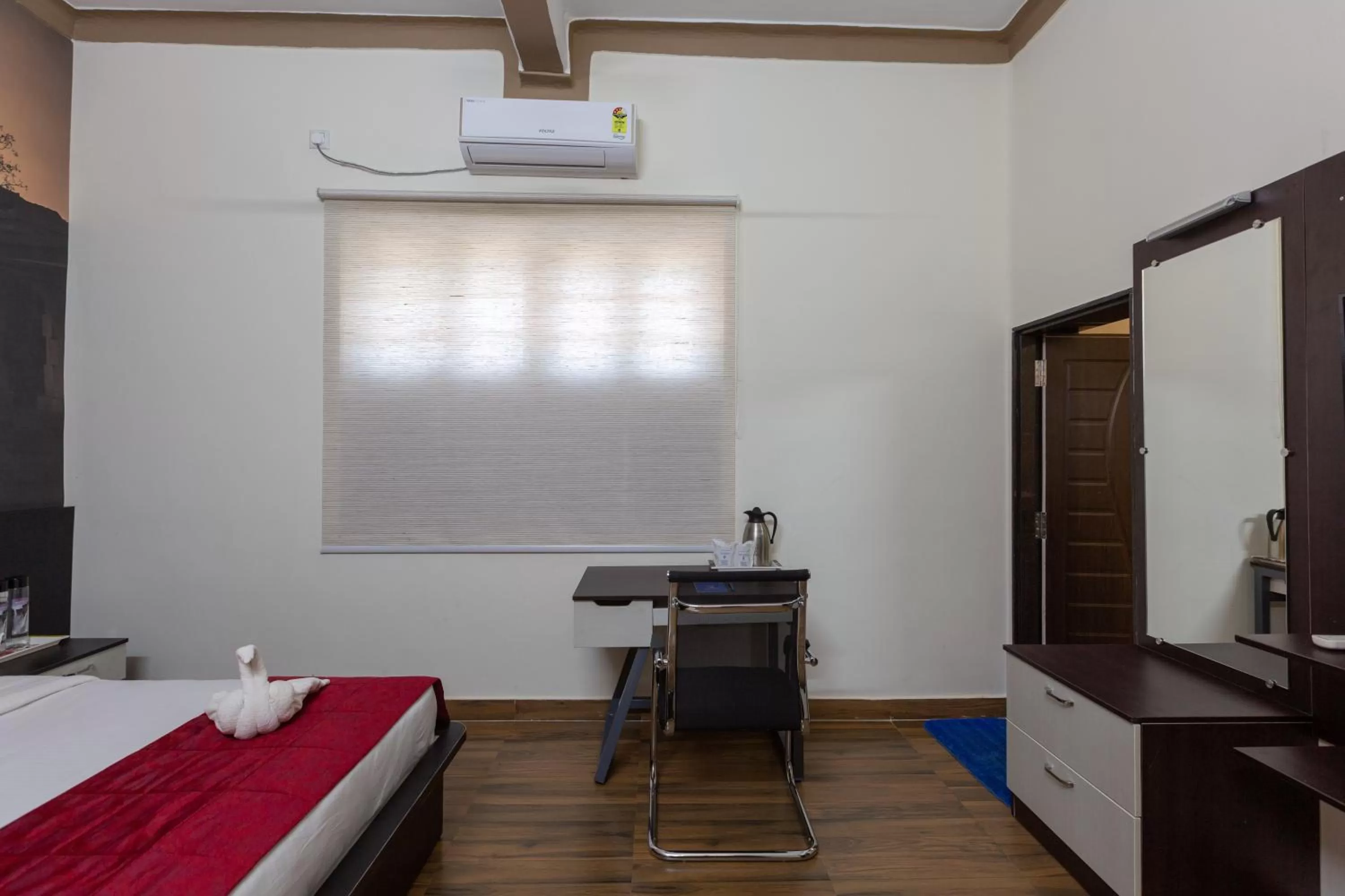 TV/Entertainment Center in KSTDC Hotel Mayura Vijayanagara TB Dam