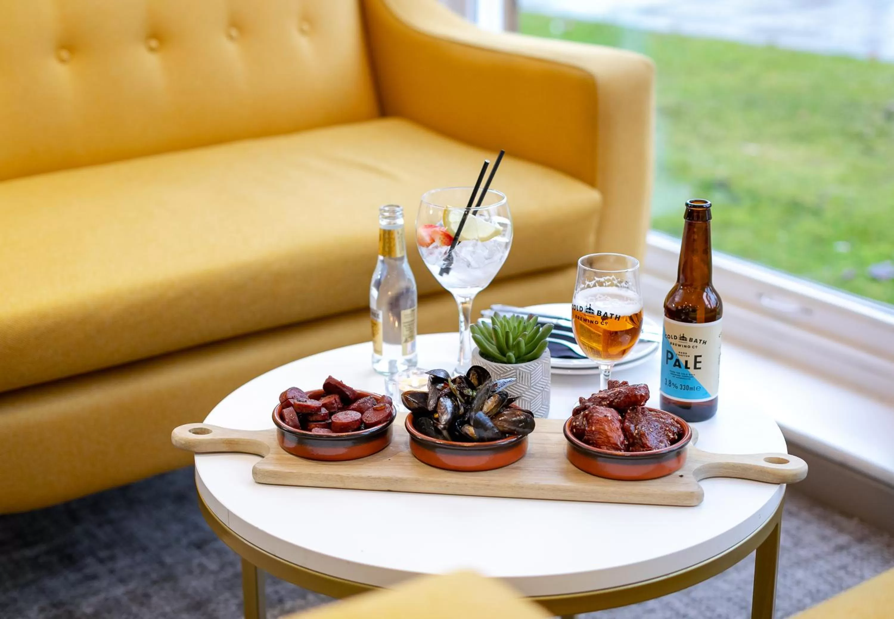 Lounge or bar in Cedar Court Hotel Harrogate