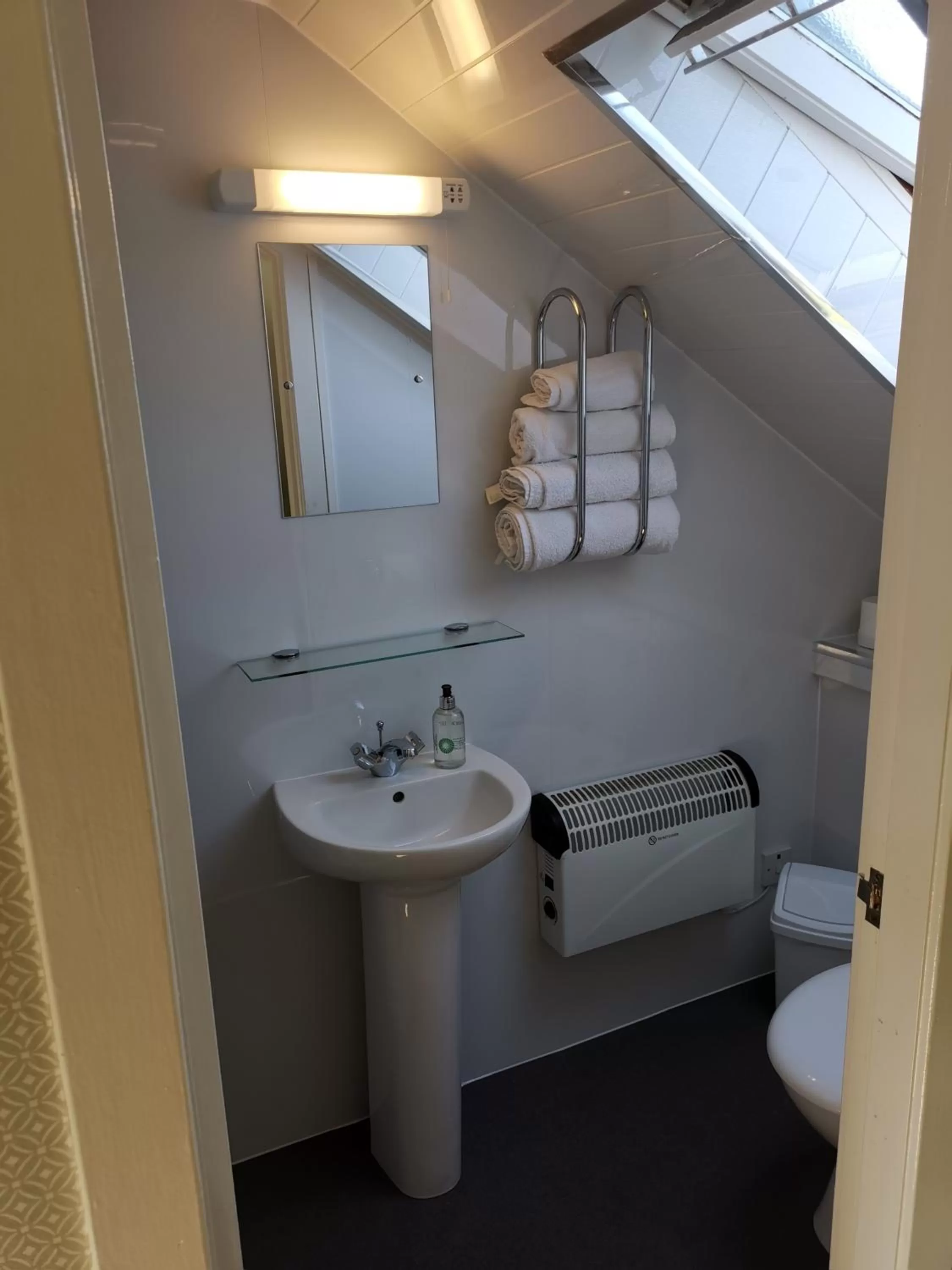 Glenfern Guest House and a separate Cottage with its own private hot tub