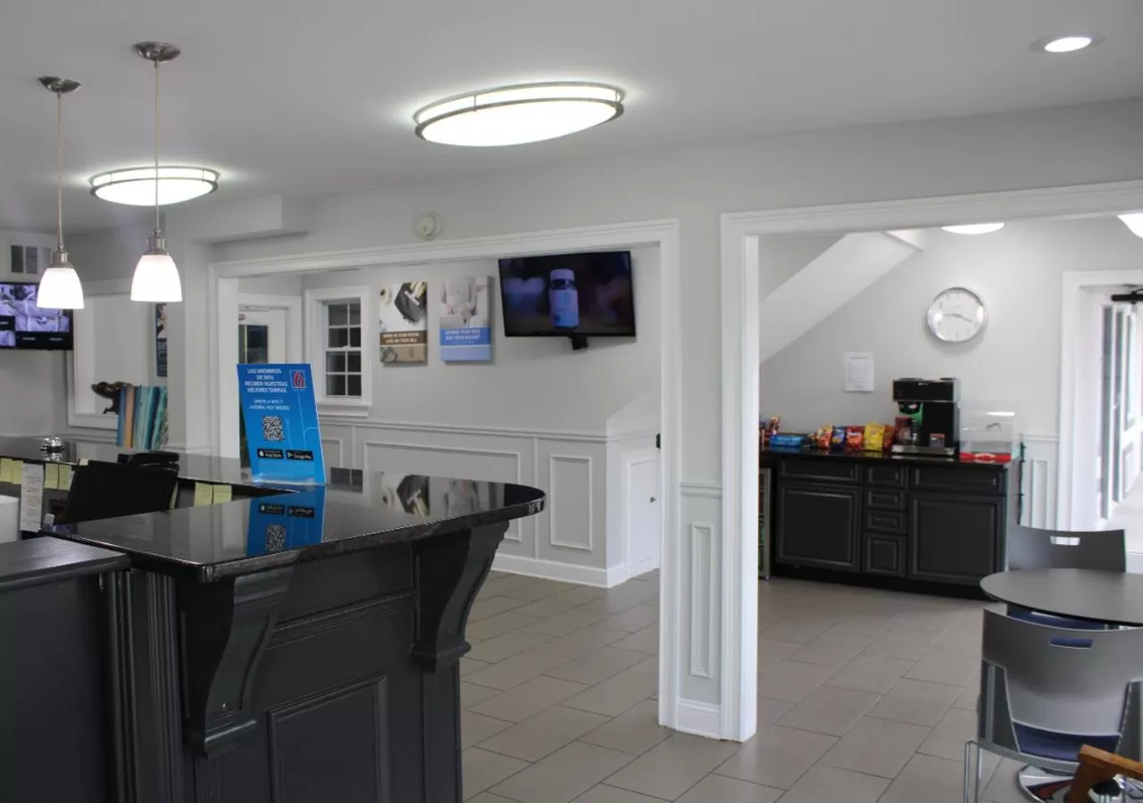 Lobby or reception in Studio 6 Suites Chattanooga TN Lookout Mtn.