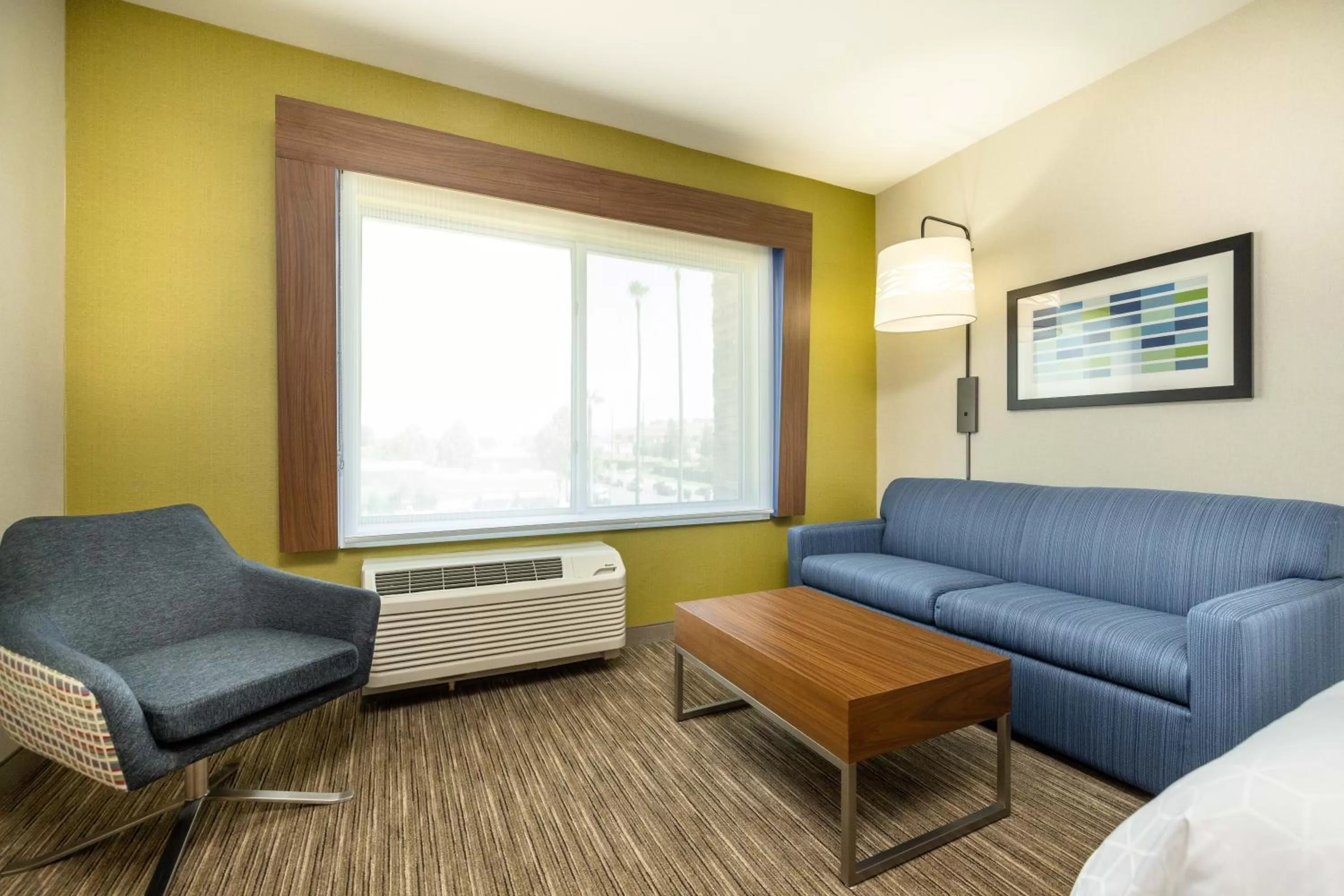 Seating area in Holiday Inn Express & Suites - San Jose Silicon Valley by IHG
