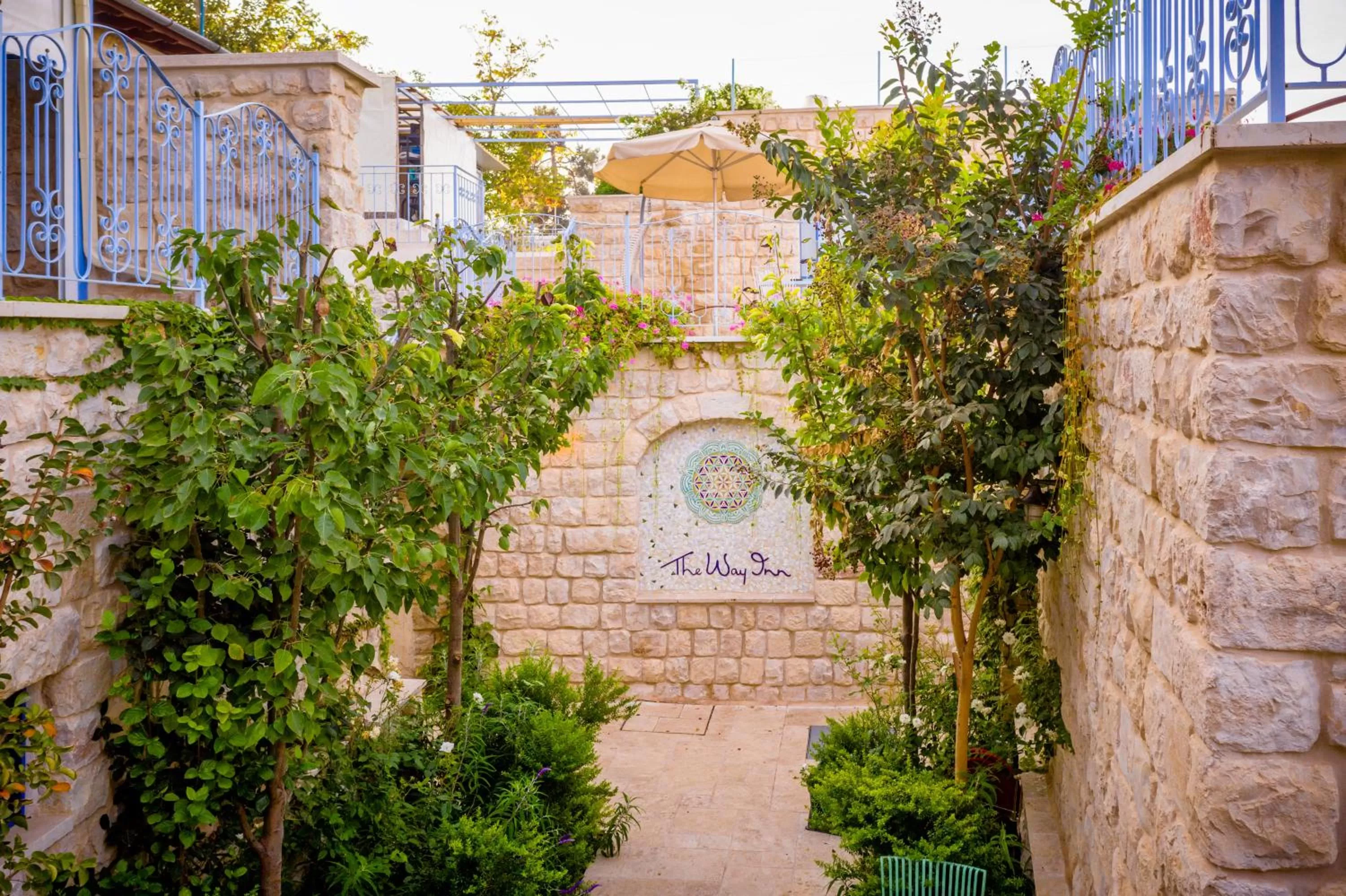 Day in The Way Inn - Boutique Suites