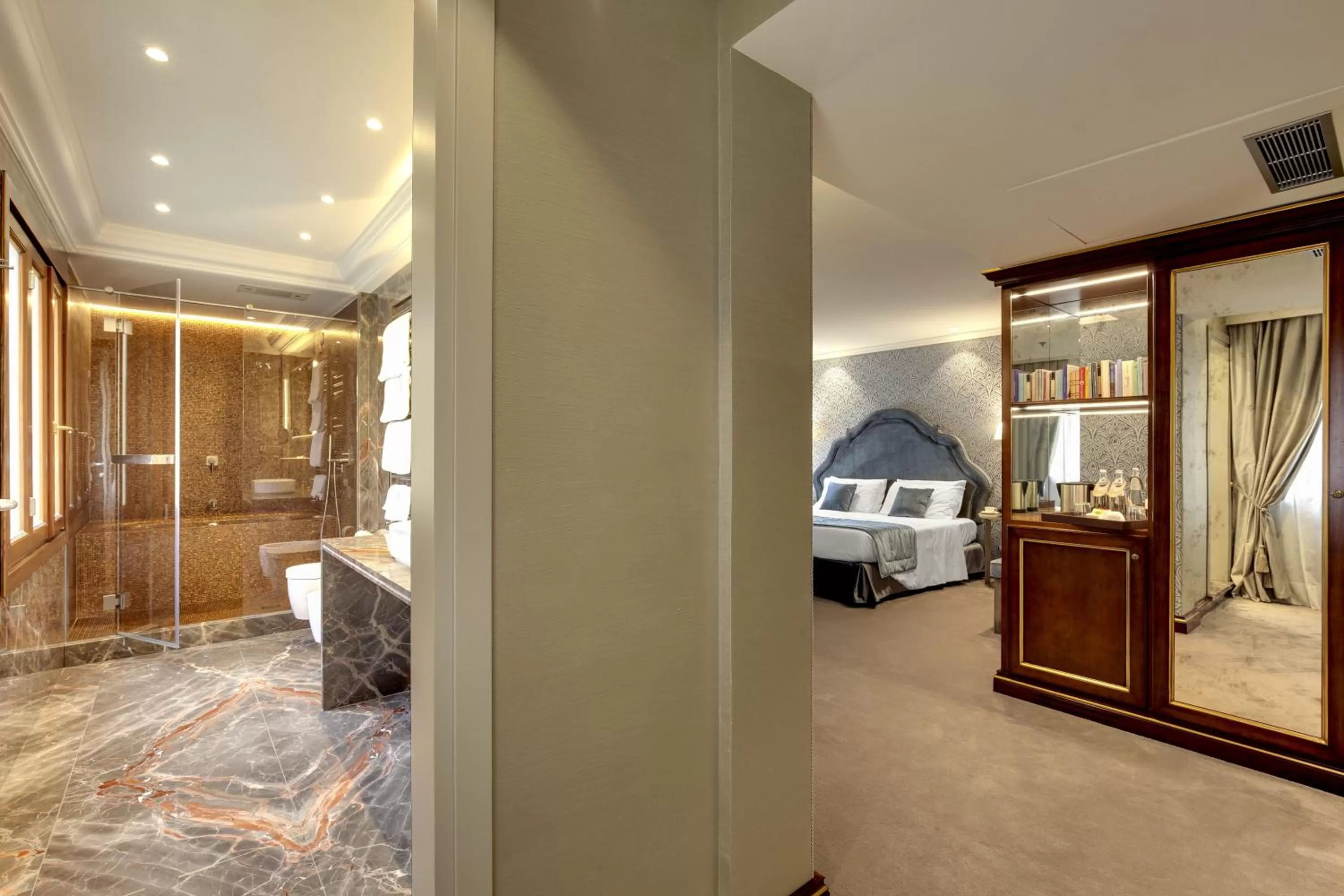 Photo of the whole room, Bed in Hotel Donà Palace