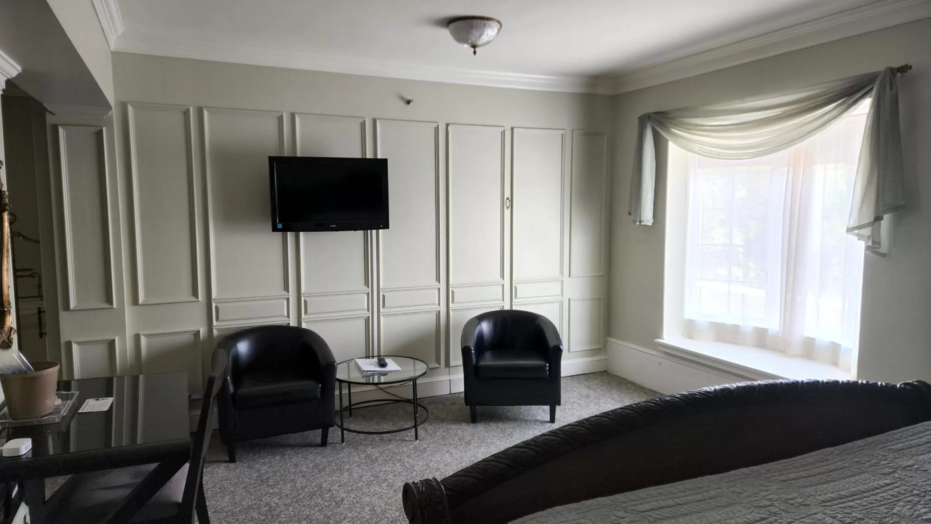 TV and multimedia, Bed in Lowell Inn