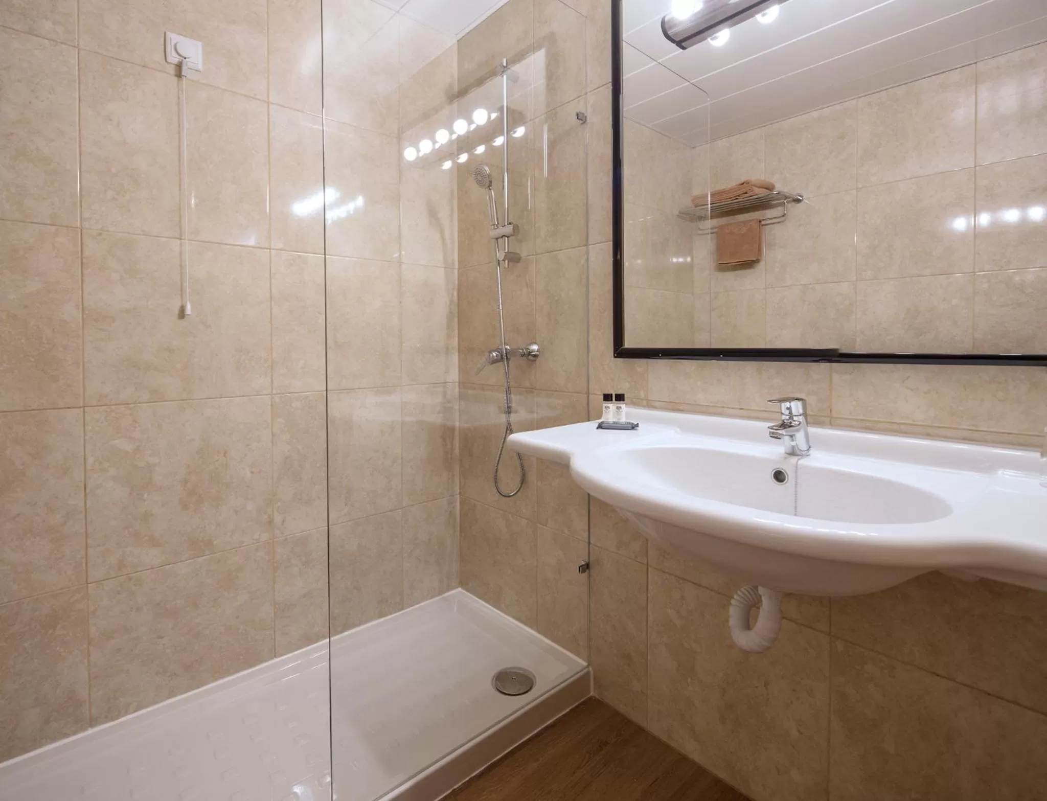 Shower in Dom Pedro Garajau