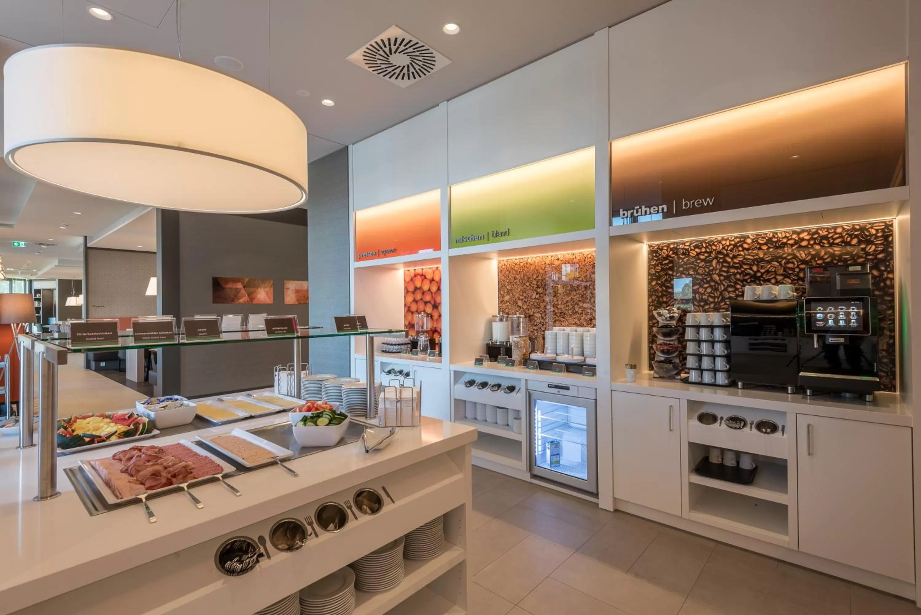 Breakfast in Hampton By Hilton Freiburg