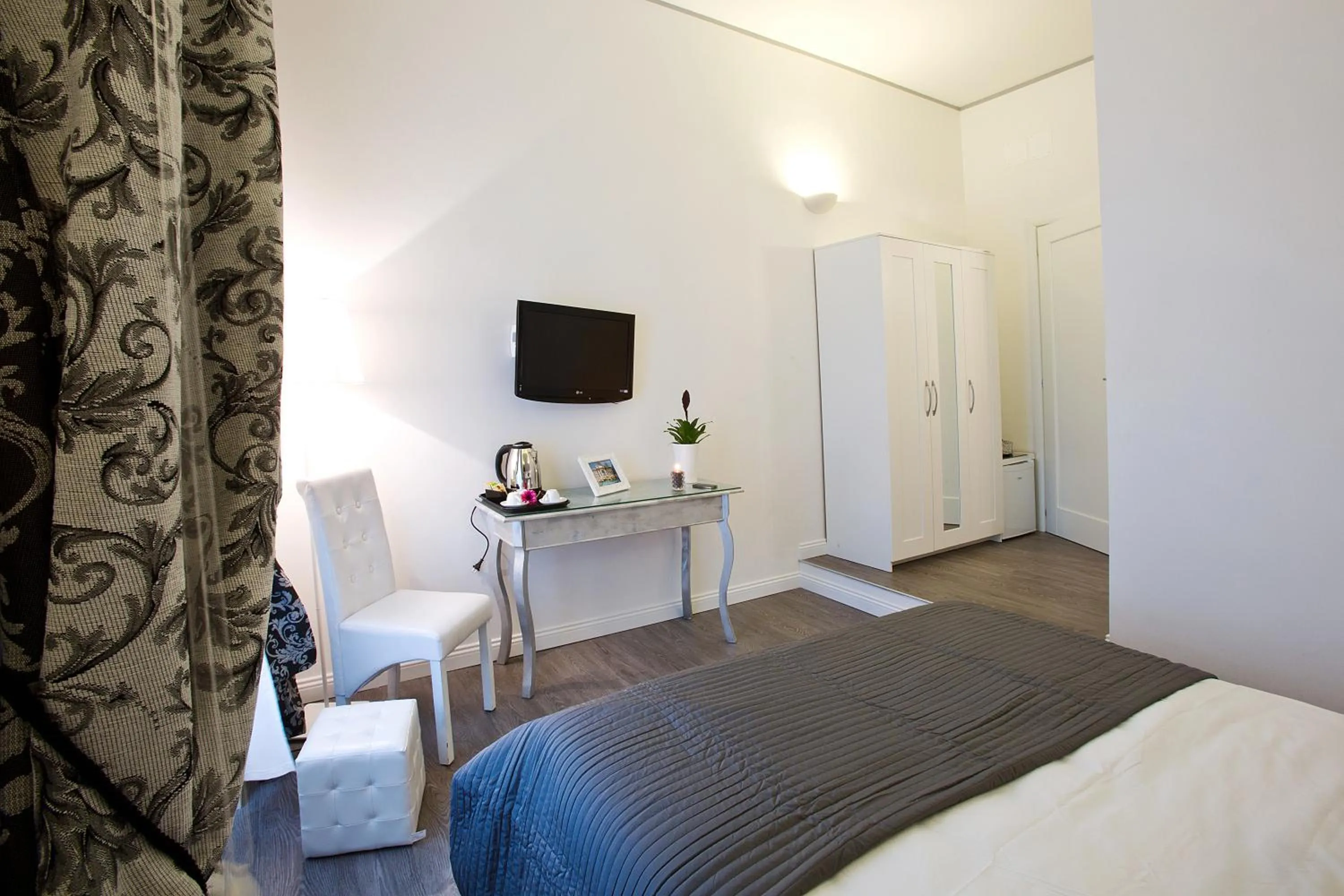 Bed in Rome Key Home