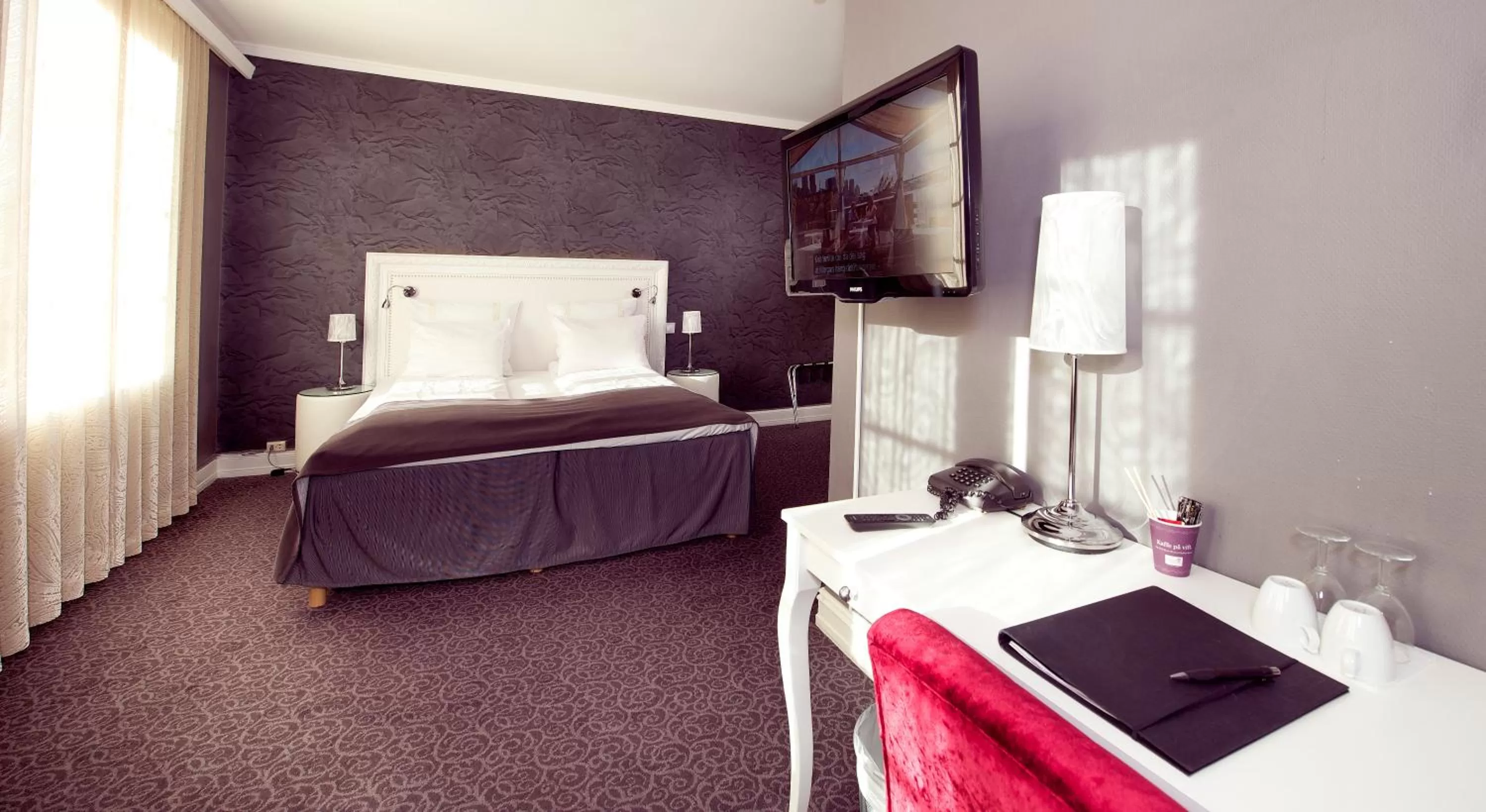 Bed in Home Hotel Savoy