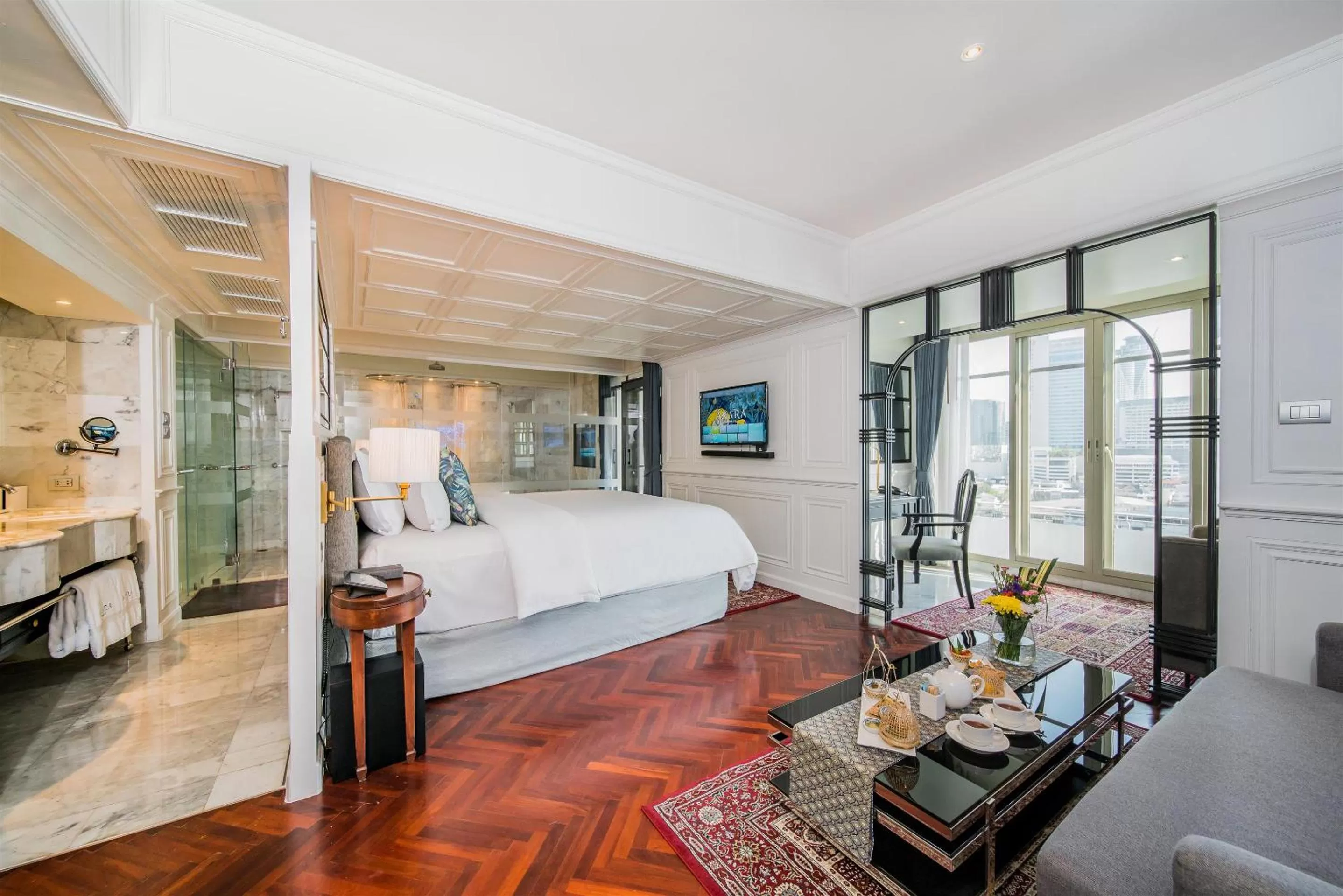 Seating area, Bed in Akara Hotel
