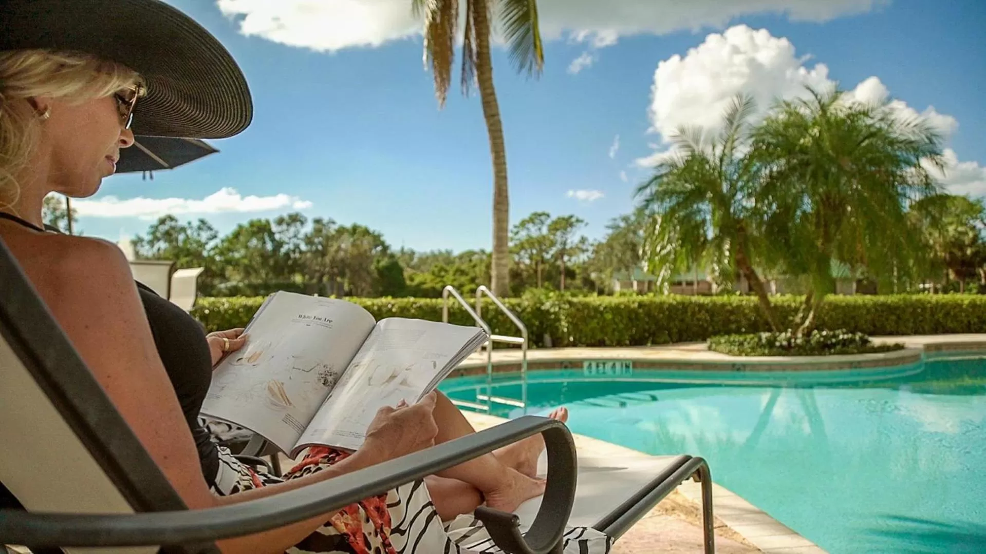 Swimming pool in Inn at Pelican Bay