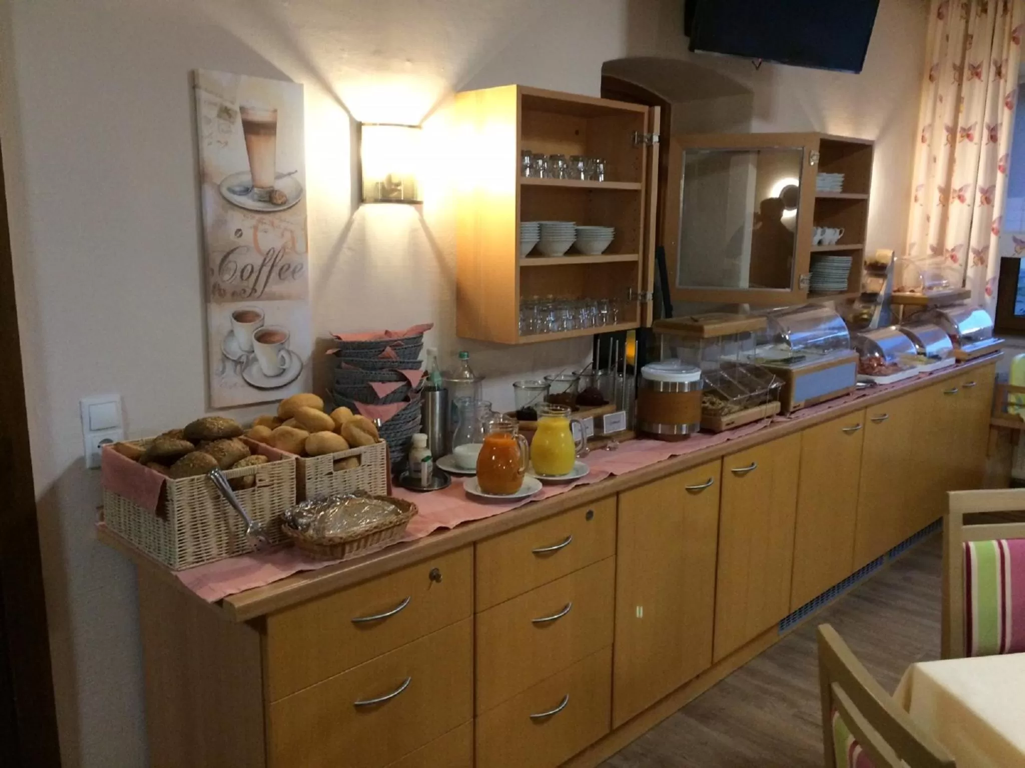 Buffet breakfast, Restaurant/Places to Eat in Im Gewölbe