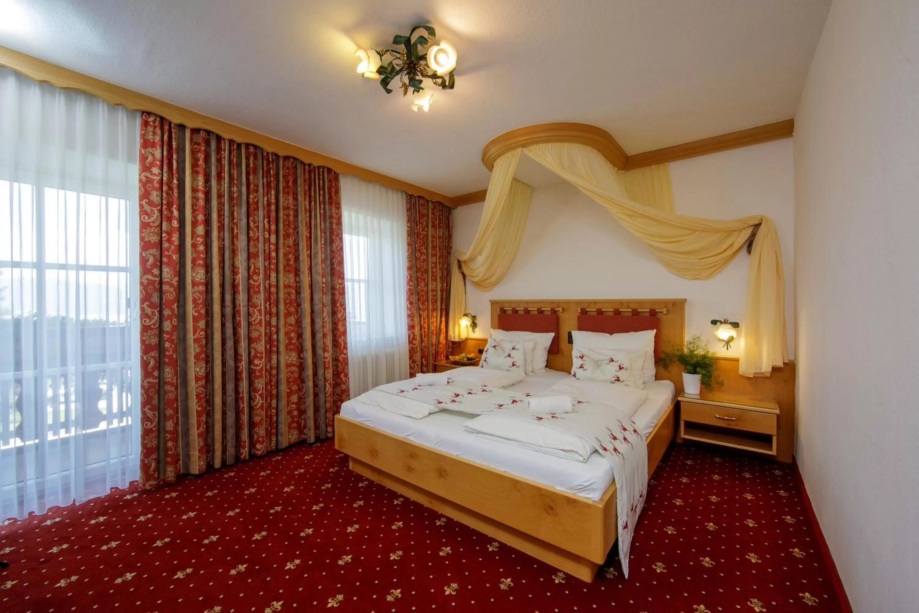 Bedroom, Bed in Panorama Hotel Gasthof Leidingerhof