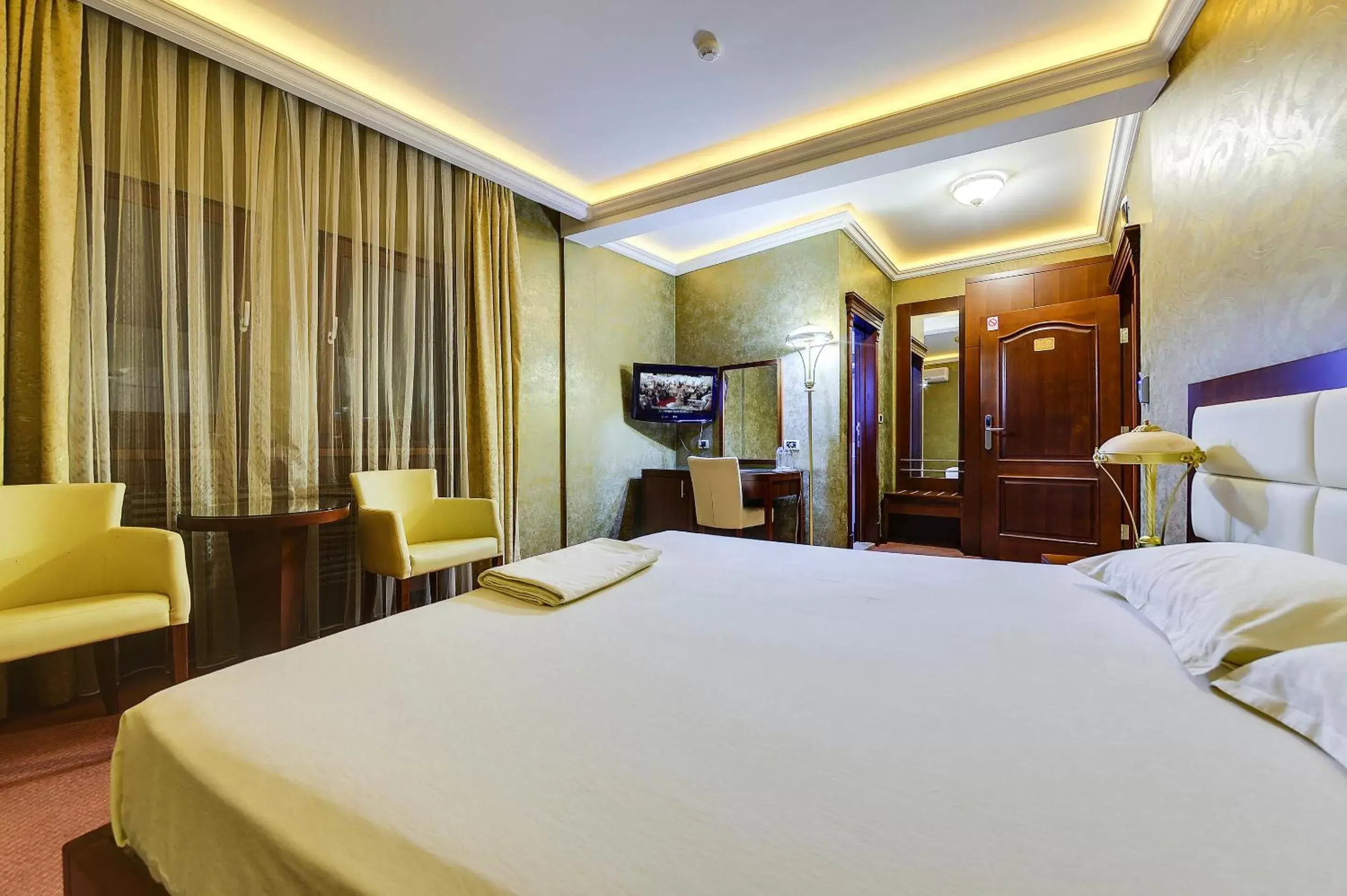 Comfort Double or Twin Room in Hotel Sucevic Garni Comfort Double or Twin Room in Hotel Sucevic Garni